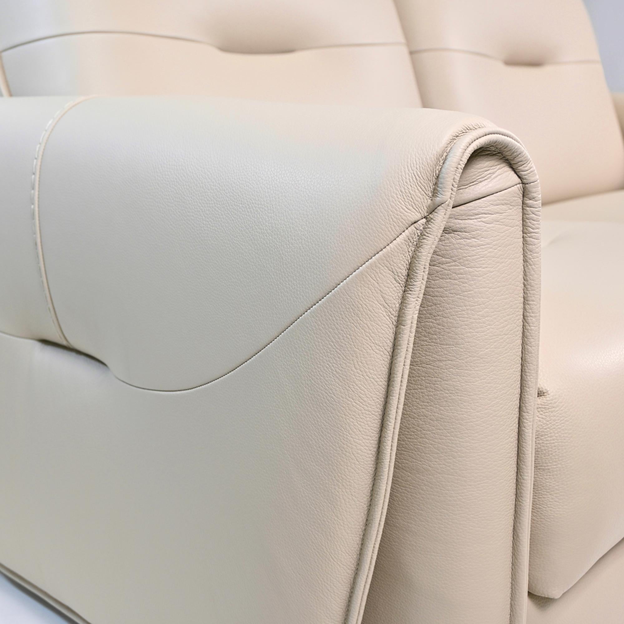 Lyon Loveseat