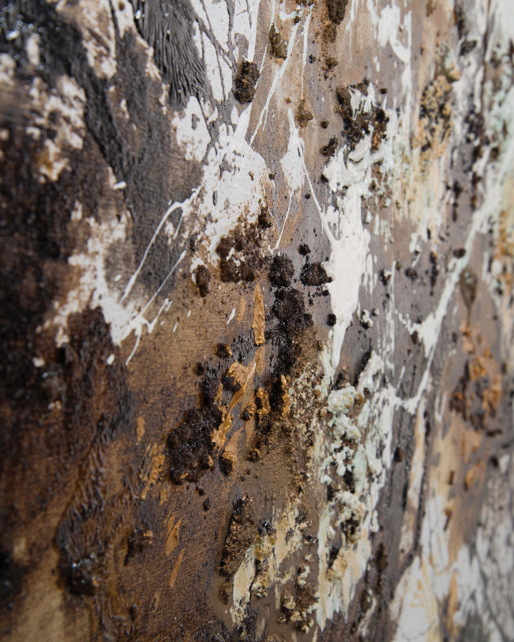 Chen Qi's Gilt And Charcoal