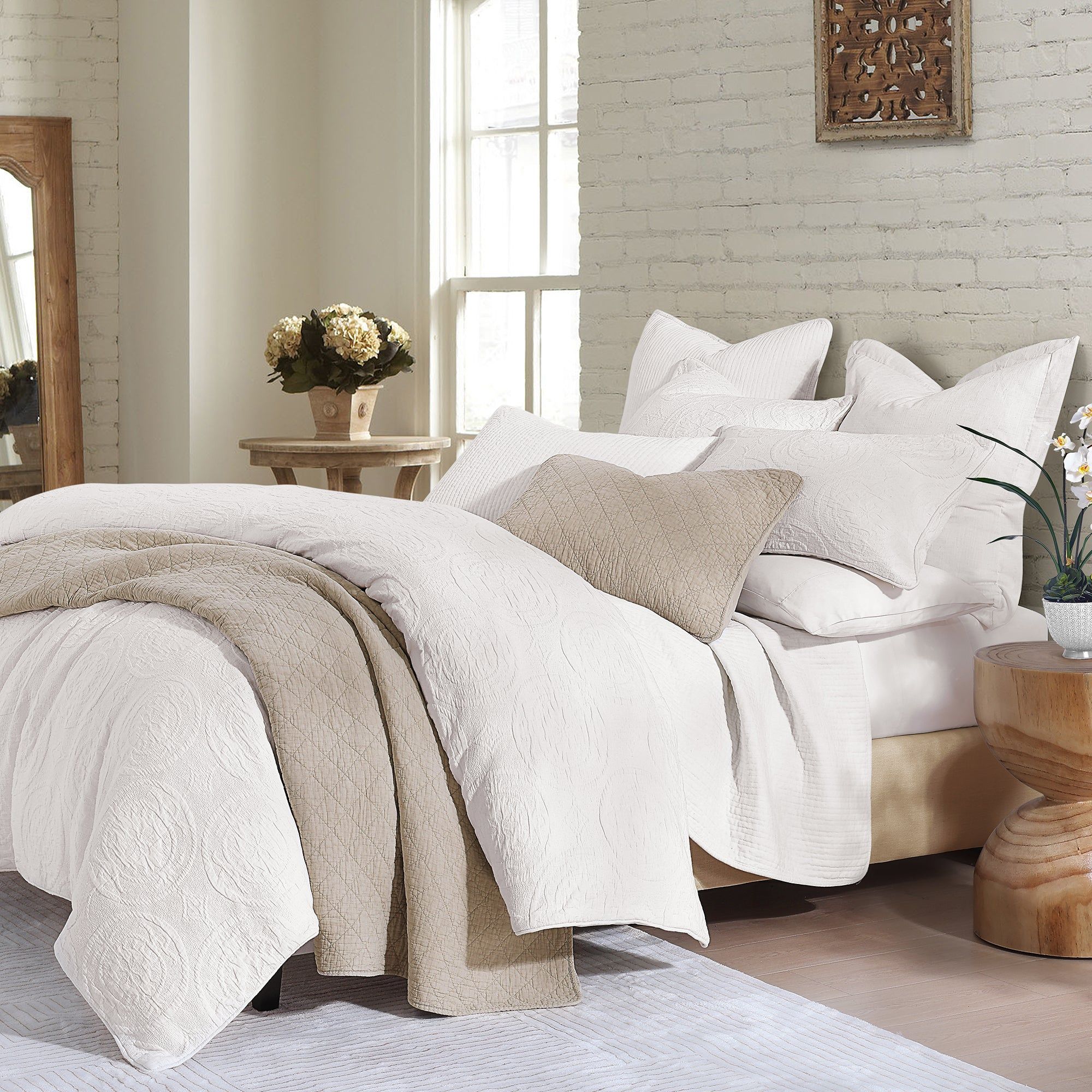Verona Matelasse - Queen Duvet Cover Set (Set of 3) - Vintage White