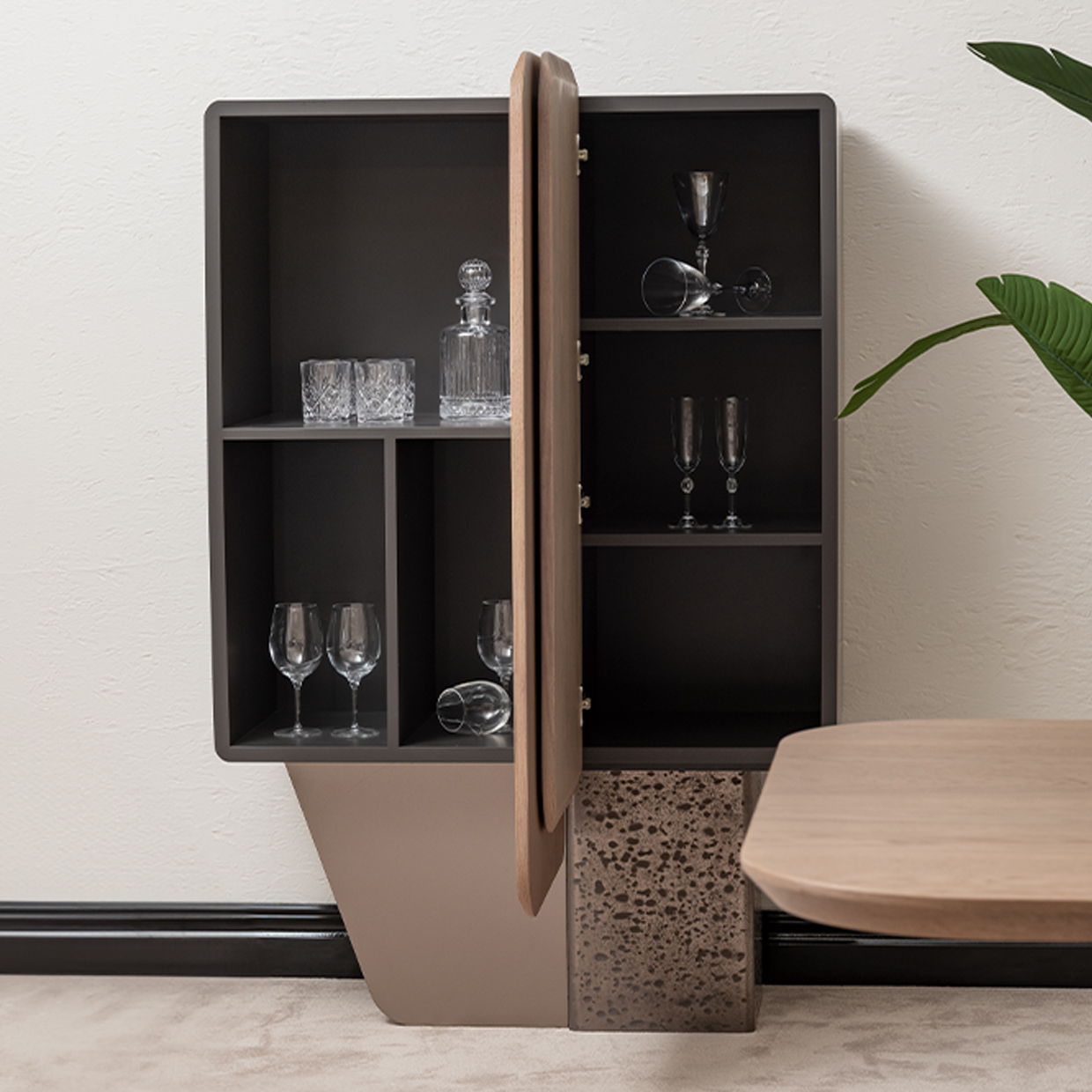 Bristol Point - Bar Cabinet - Saddle Brown