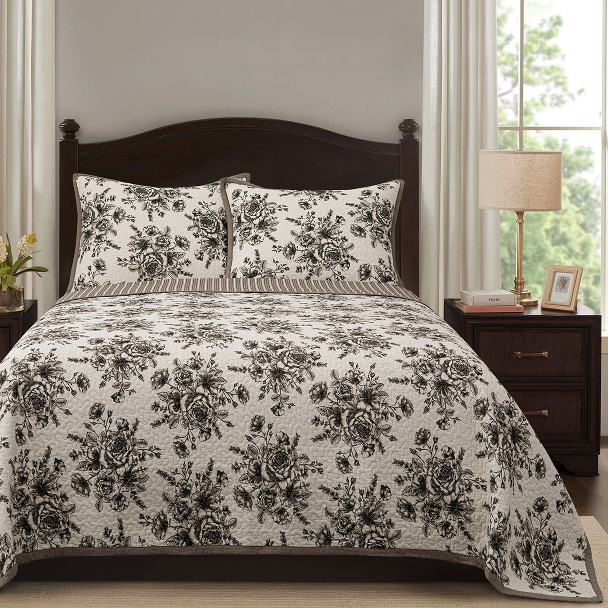 Lyla - Full/Queen Reversible Floral Print Quilt Set (Set of 3) - White / Brown
