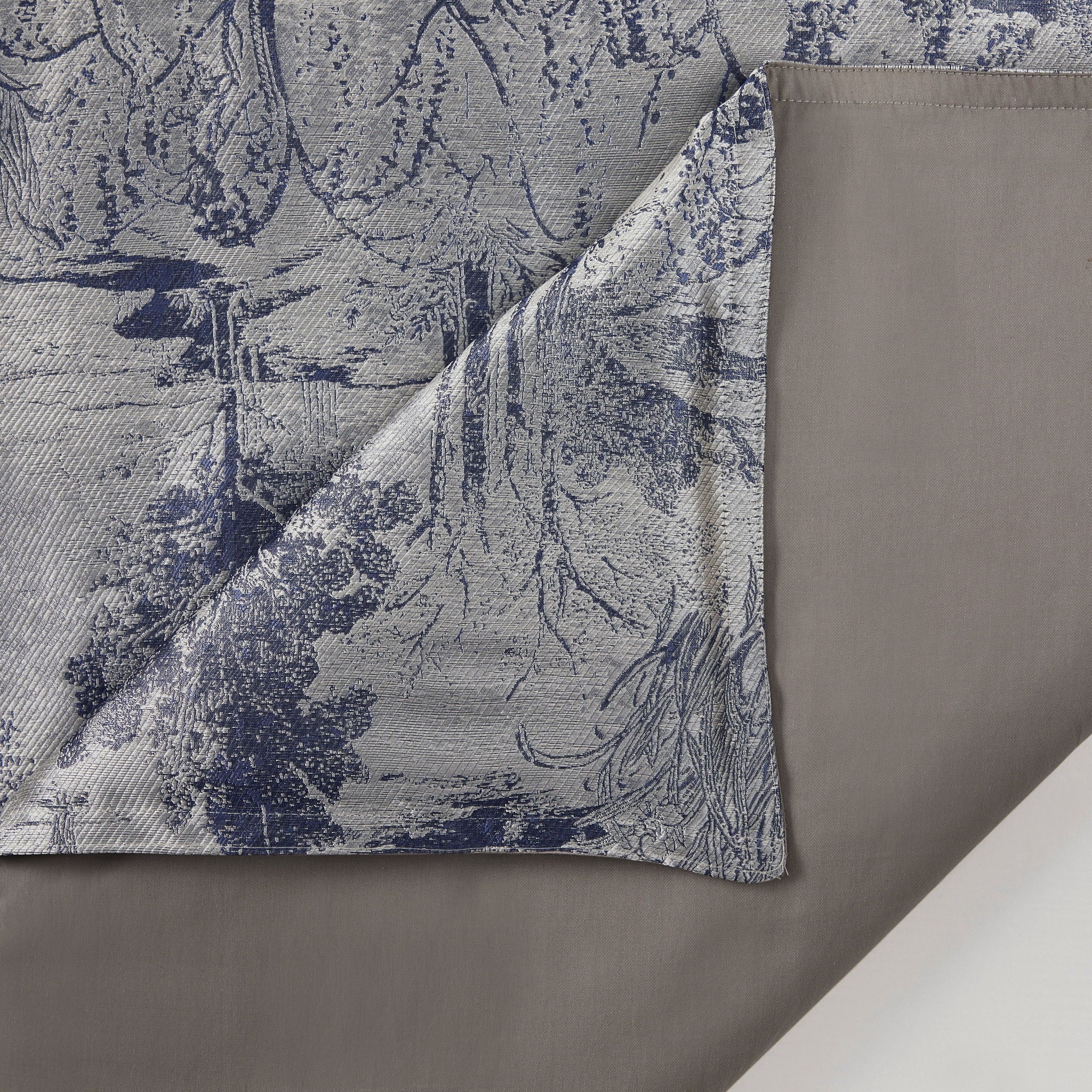 Pastoral Jacquard - King Comforter Set (Set of 3) - Silver