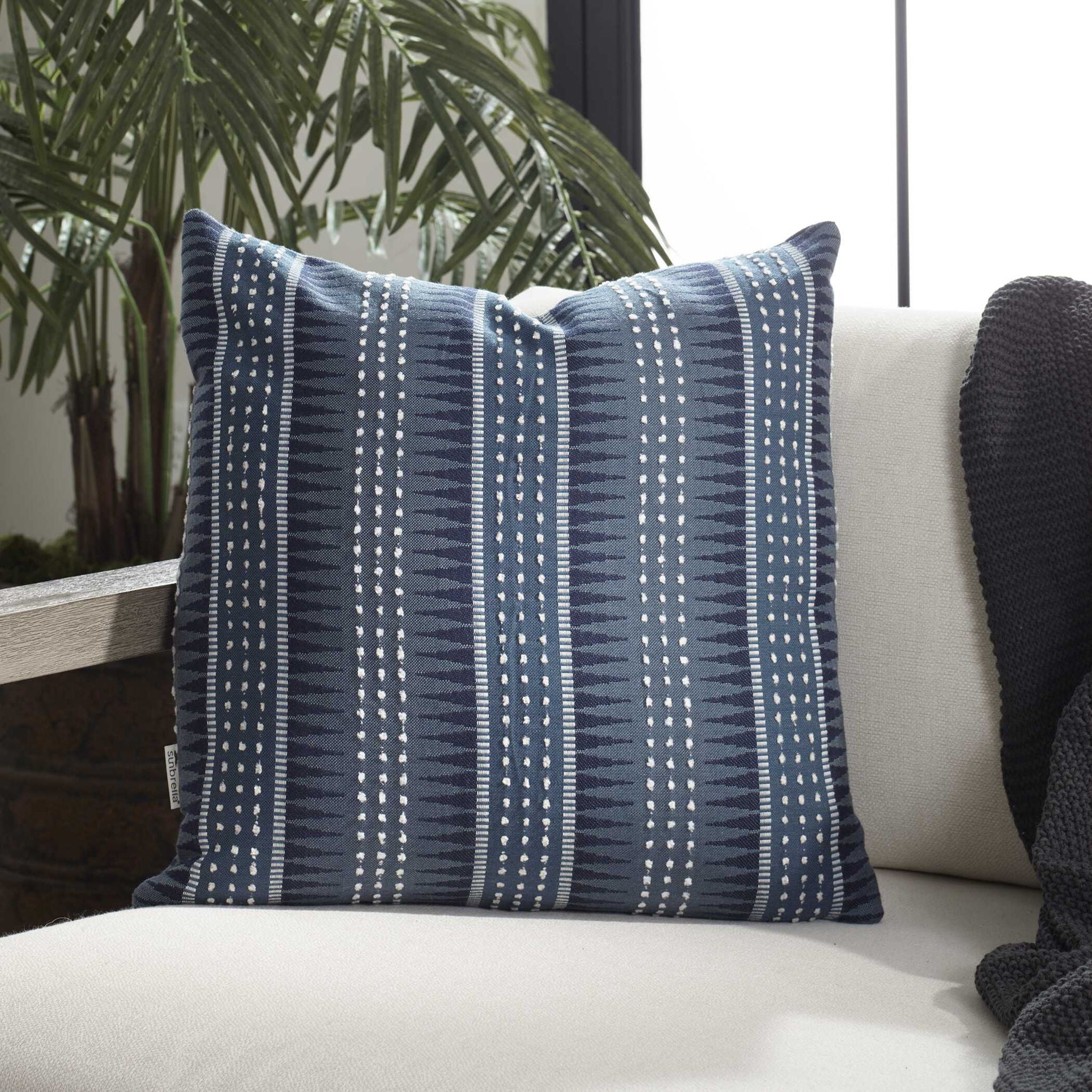 Backgammon - Outdoor Pillow