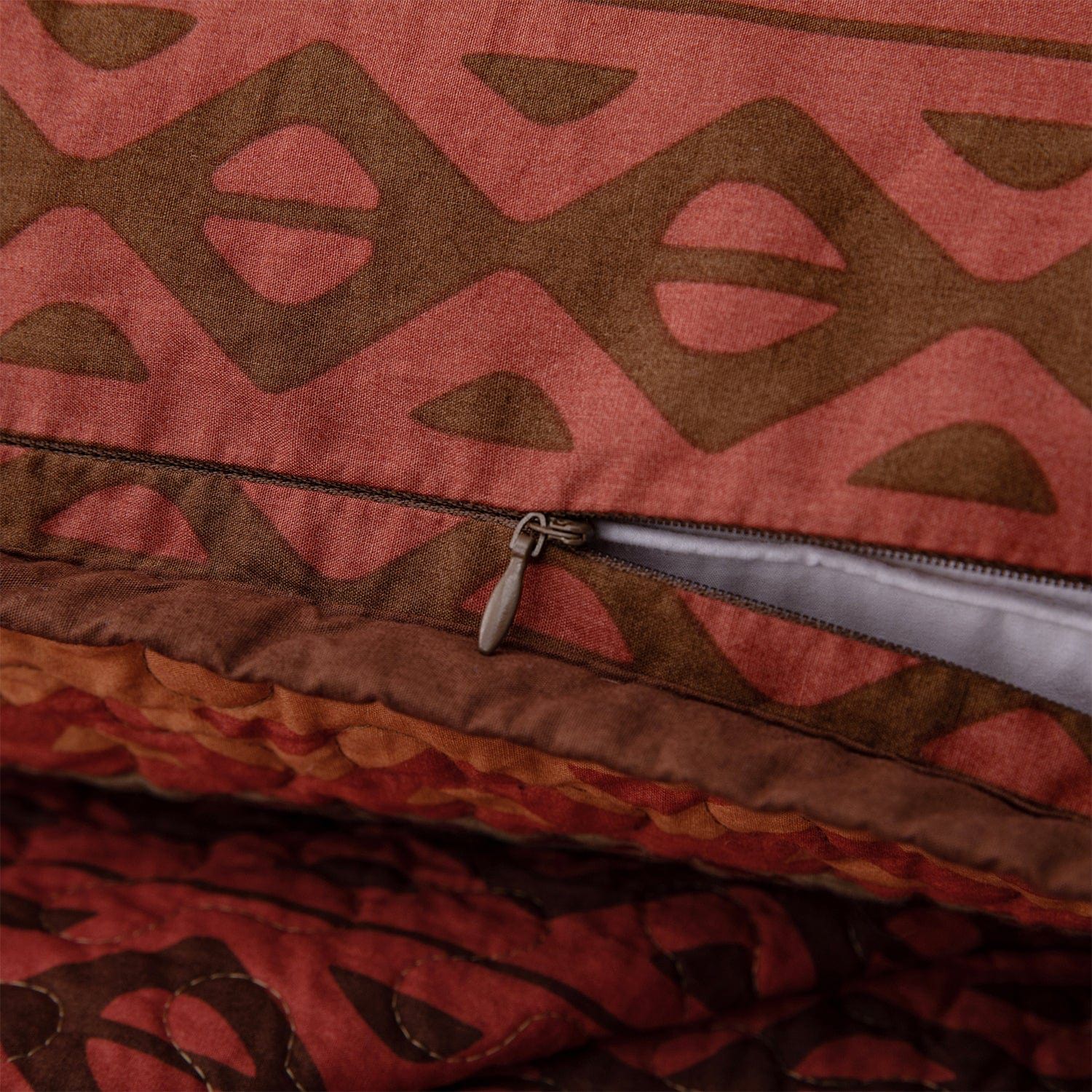 Broken Arrow - Full/Queen Reversible Quilt Set (Set of 3) - Red / Tan / Brown
