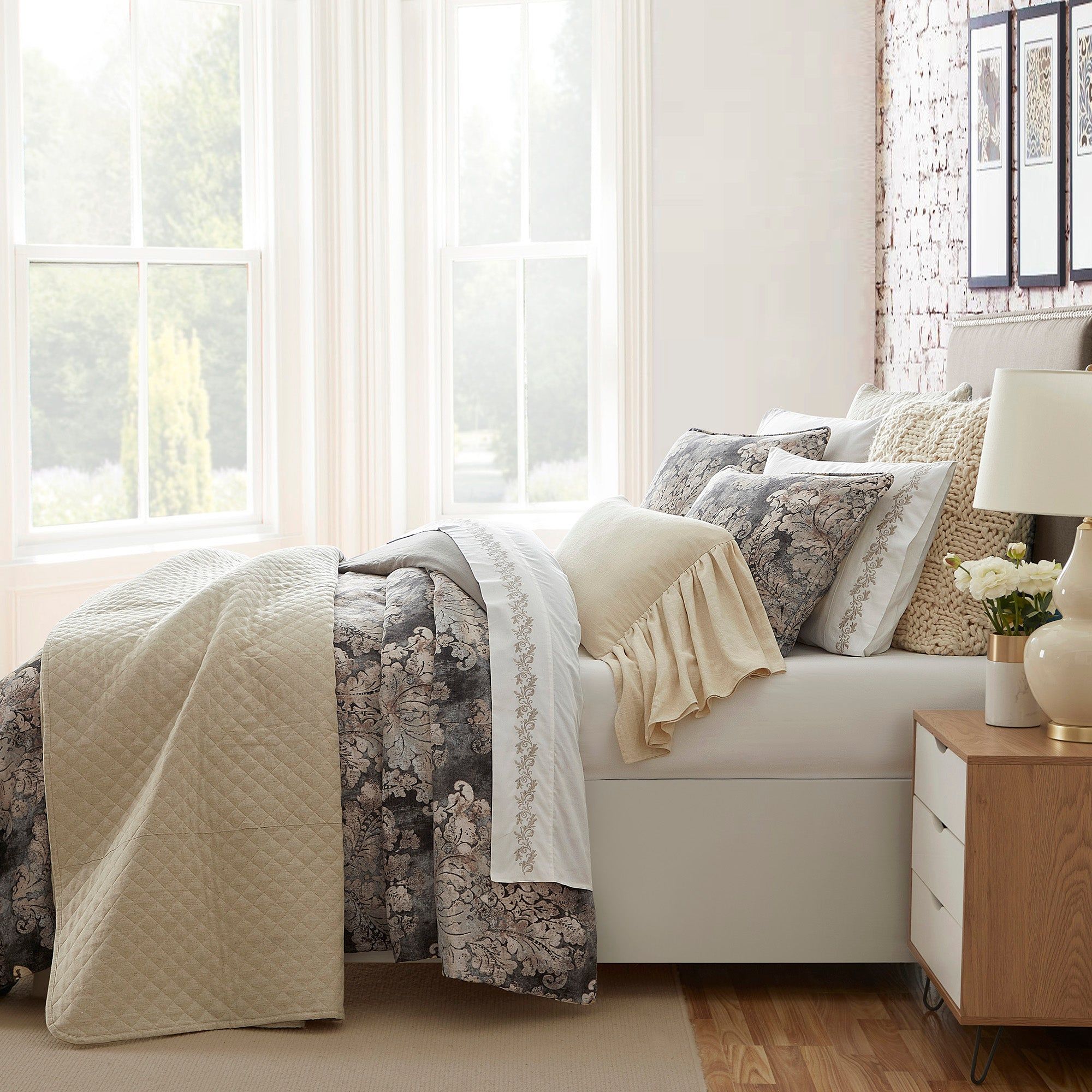 Victoria - King Washed Linen Duvet Cover Set (Set of 3) - Multi Color