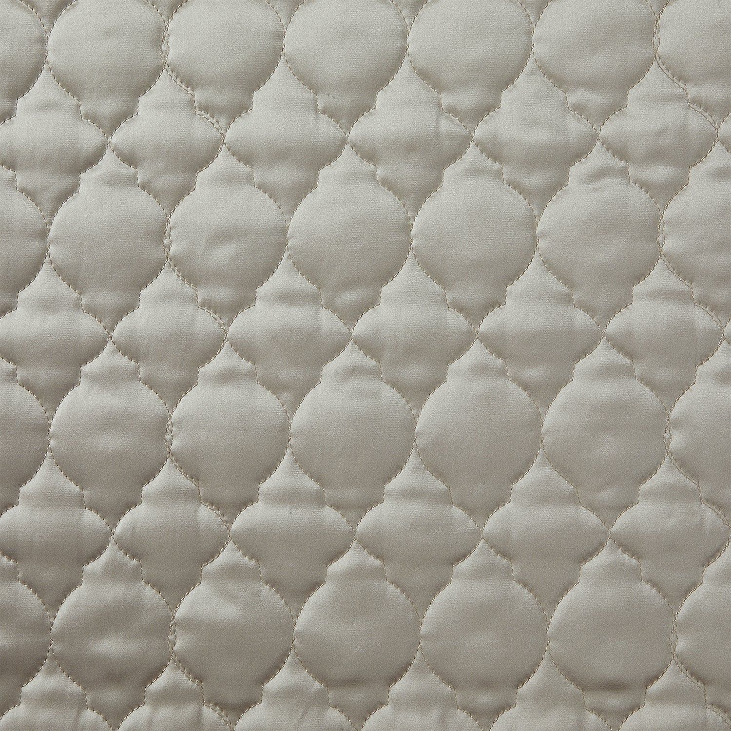 High Shine Satin - Quatrefoil Quilt Pillow Sham Set (Set of 2) - Champagne