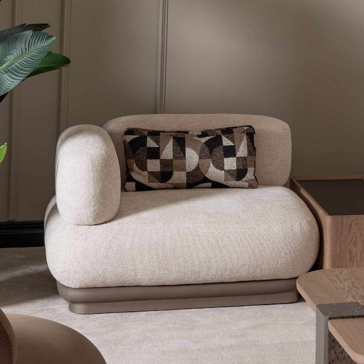 Michael Amini Bristol Point LAF Chair Saddle Brown — detail or alternate view