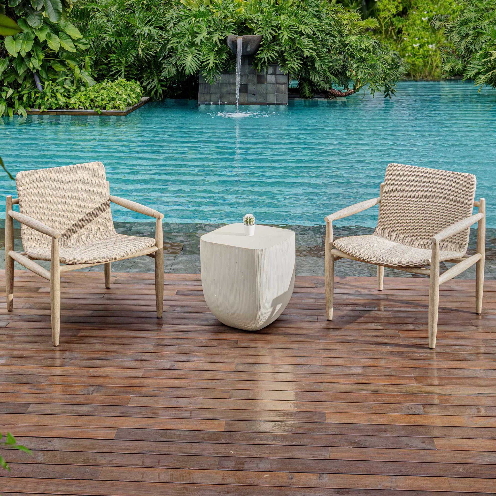 Alma - Concrete Outdoor Table
