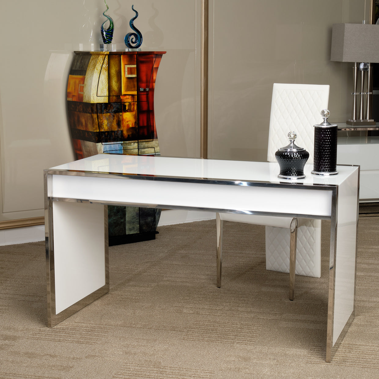State St W. Desk
