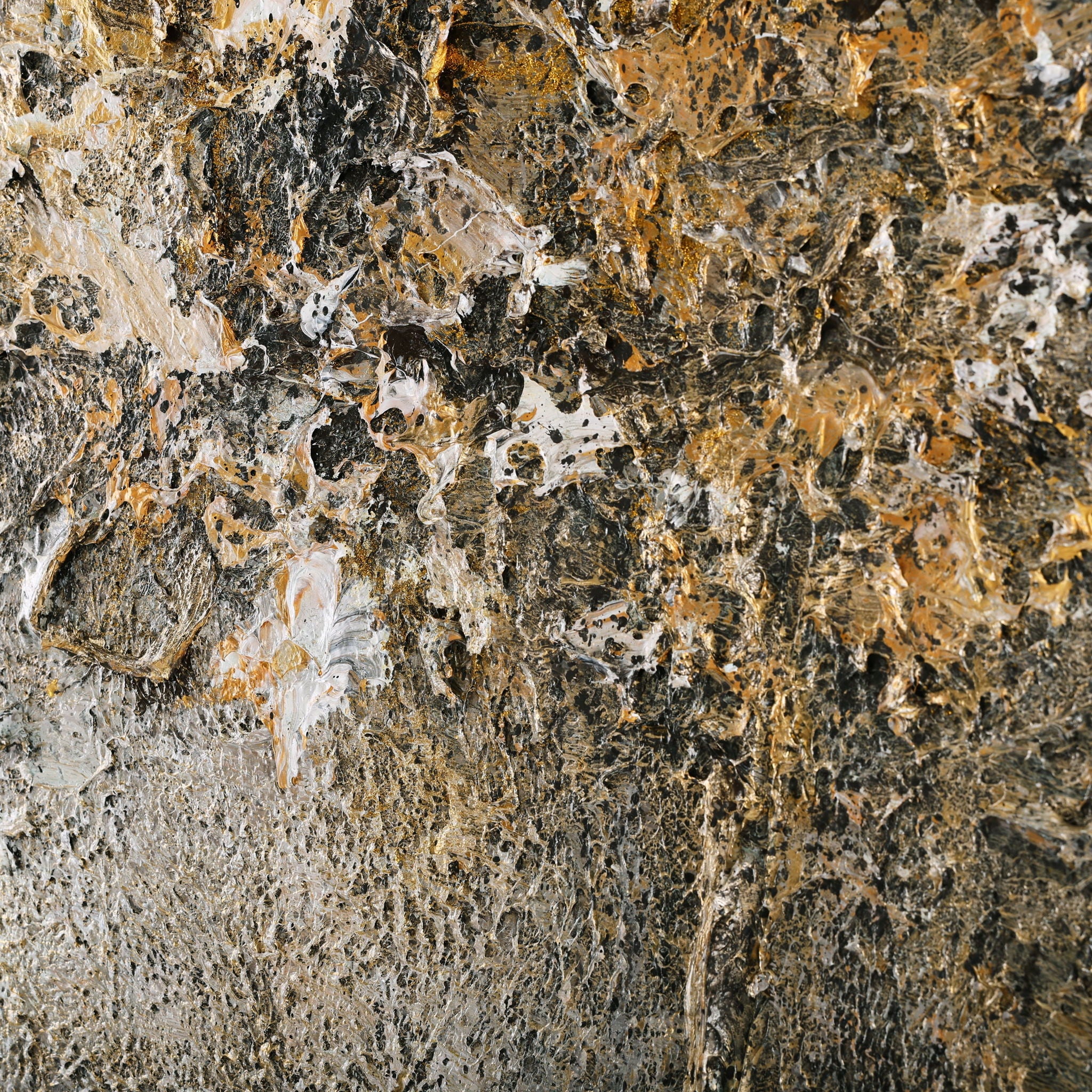 Liu Mengzhou's Flickering Embers