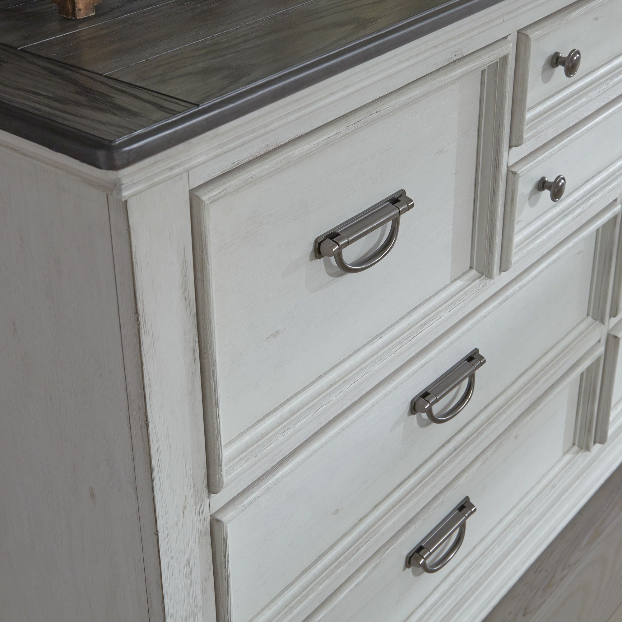 Allyson Park - Bedroom Set