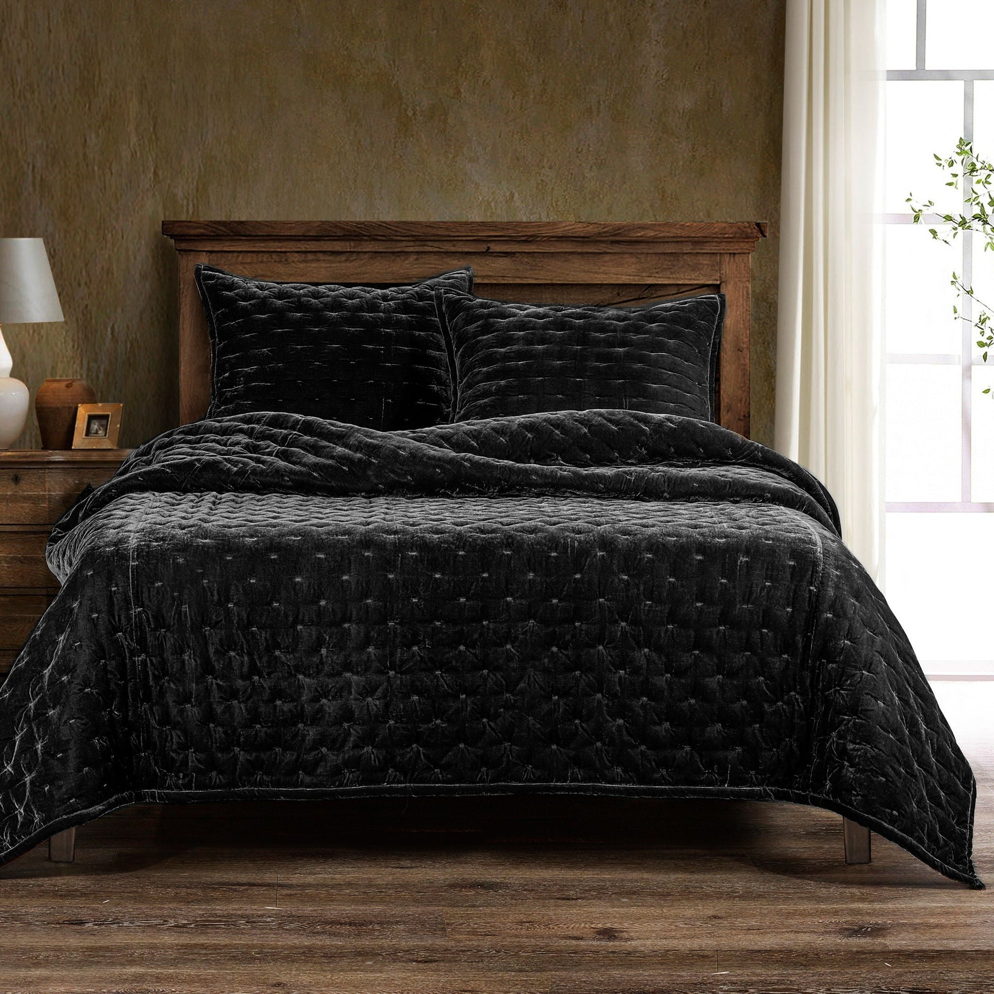 Stella - Full/Queen Faux Silk Velvet Pintuck Quilt - Black