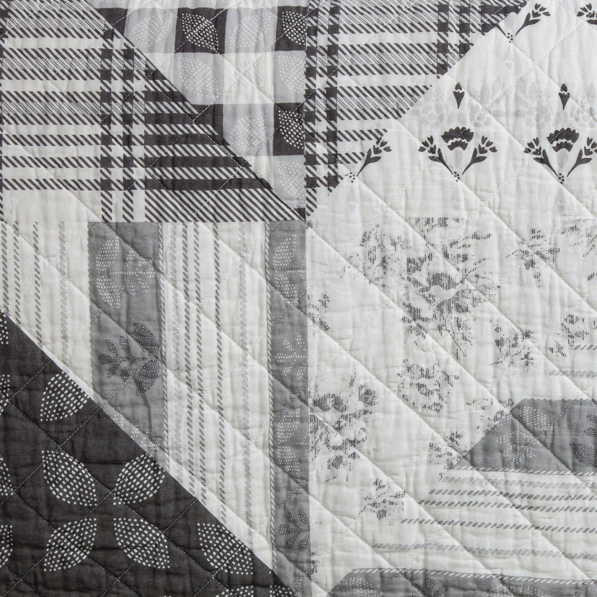 Patchwork Prairie - Twin Reversible Quilt Set (Set of 2) - Black