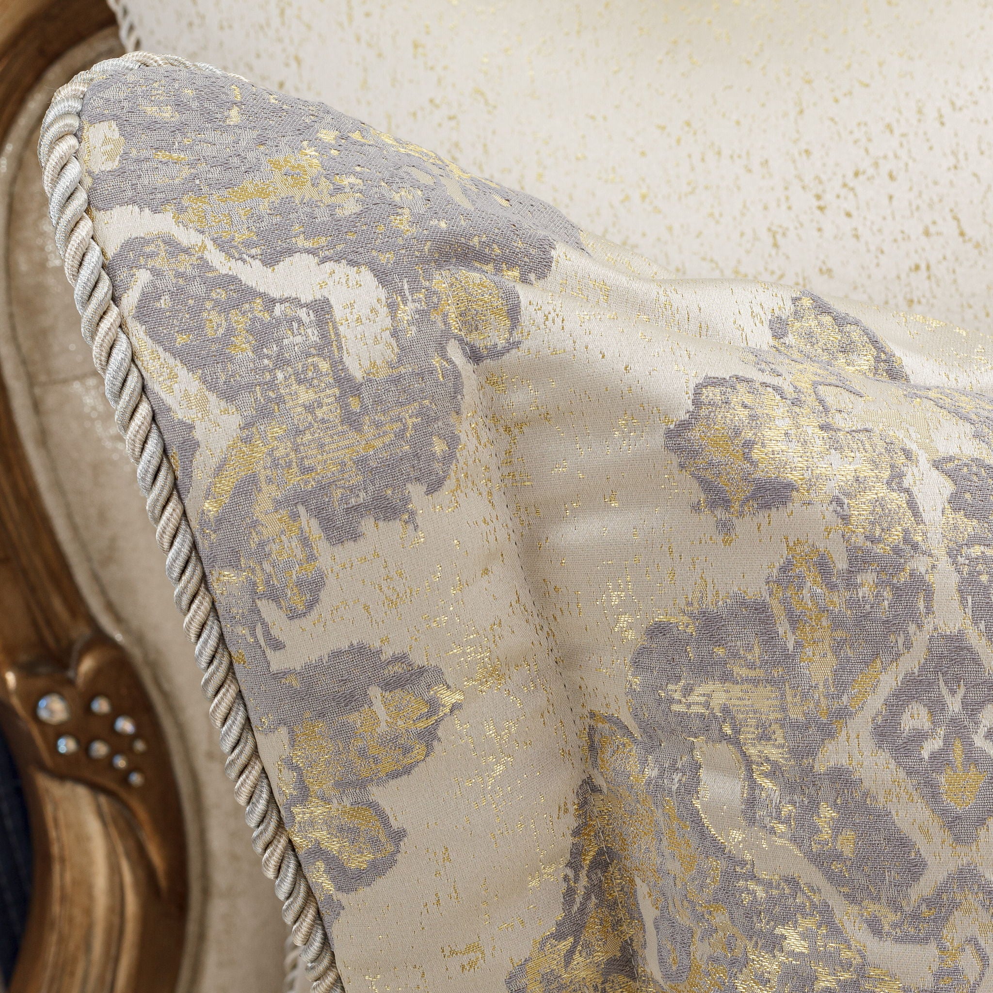 Bennett - 9-Piece Queen Comforter Set - Champagne