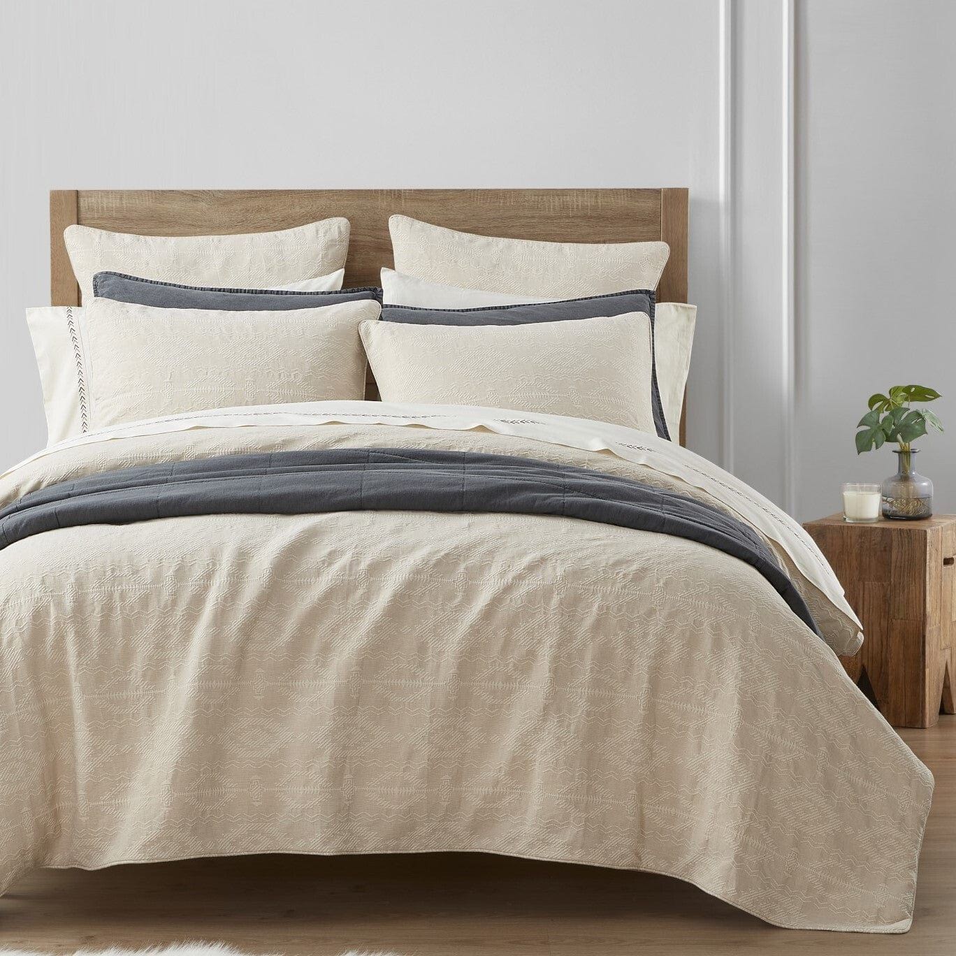 Tempe Matelasse - Queen Comforter Set (Set of 3) - Sand