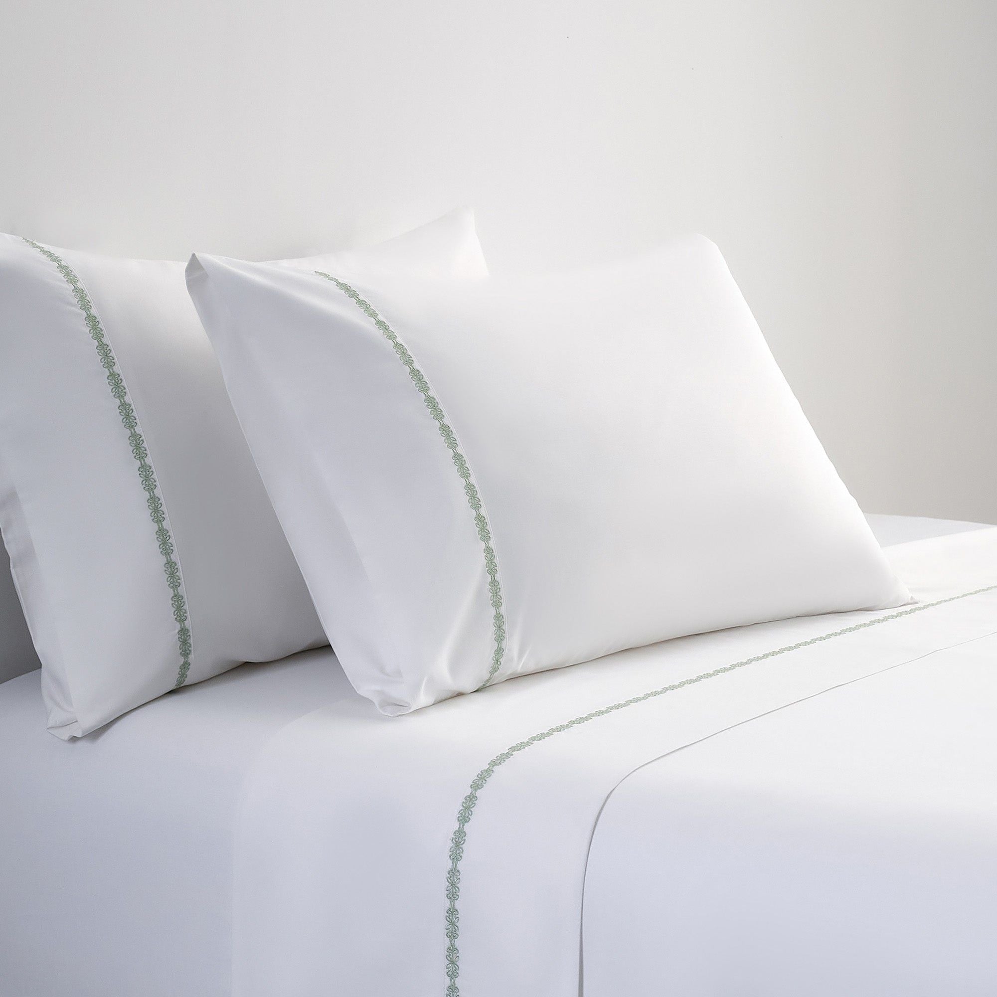 Laurel Sheet - Queen 350TC Laurel Embroidered Border Sheet Set (Set of 4) - Fern Green