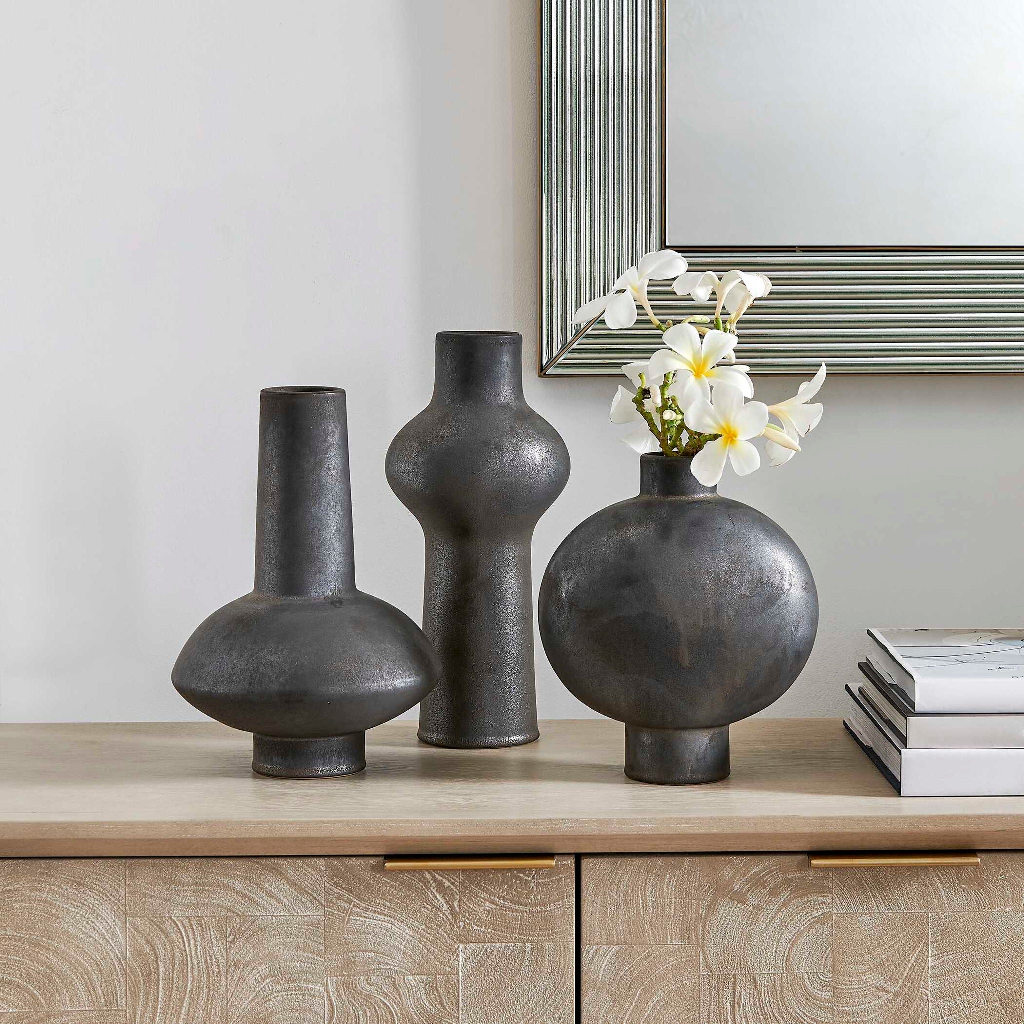 Charcoal Bloom - Indoor-Outdoor Vases (Set of 3) - Black / Gray