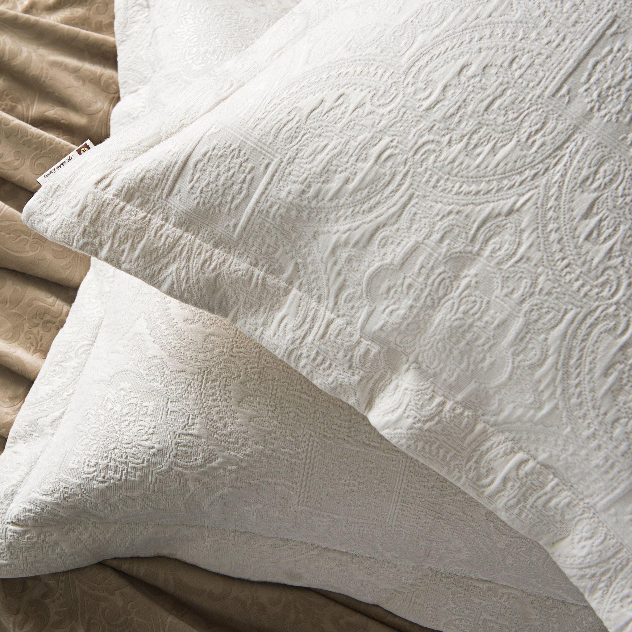 Matelasse - Queen Duvet Cover Set (Set of 3) - Ivory