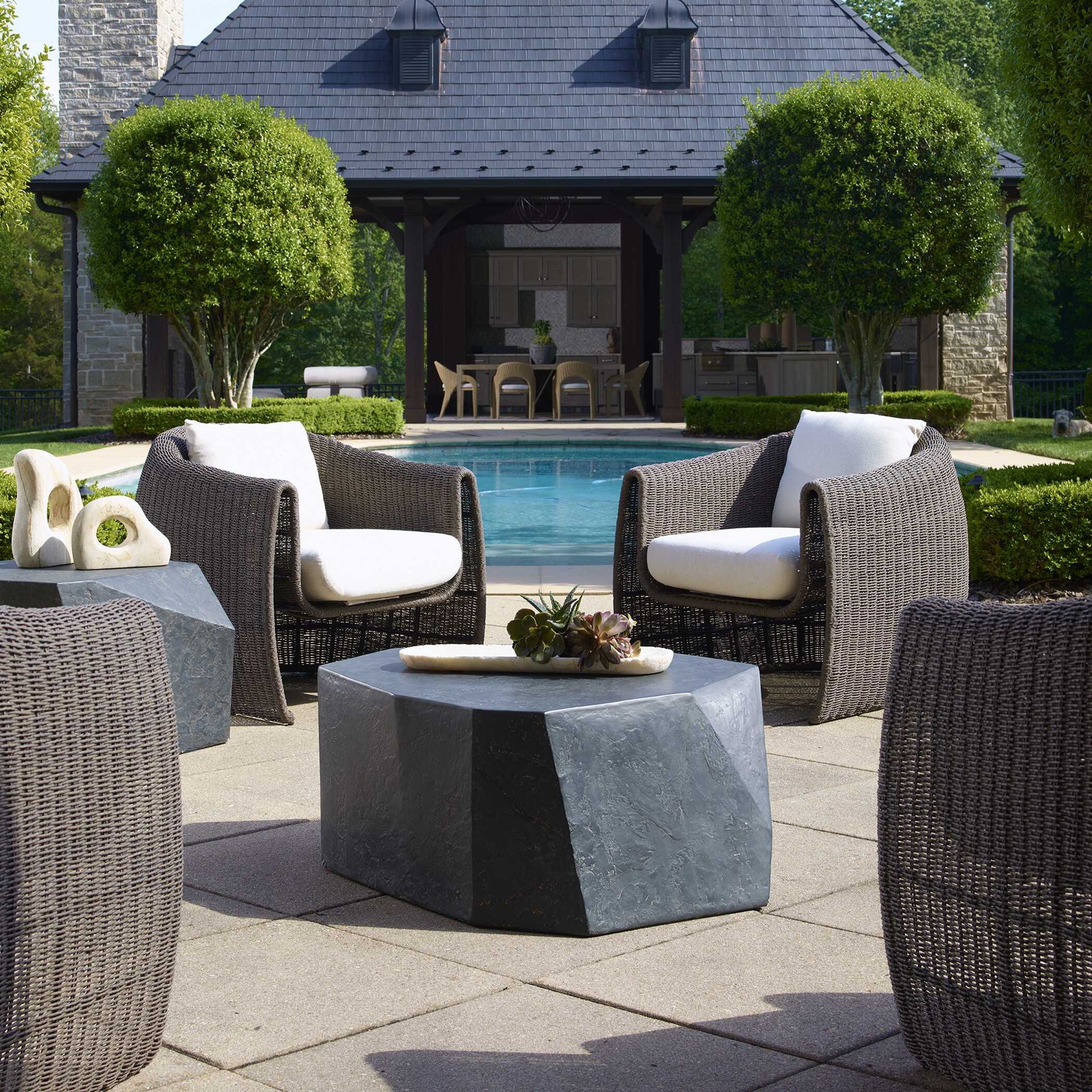 Parra - Outdoor Table