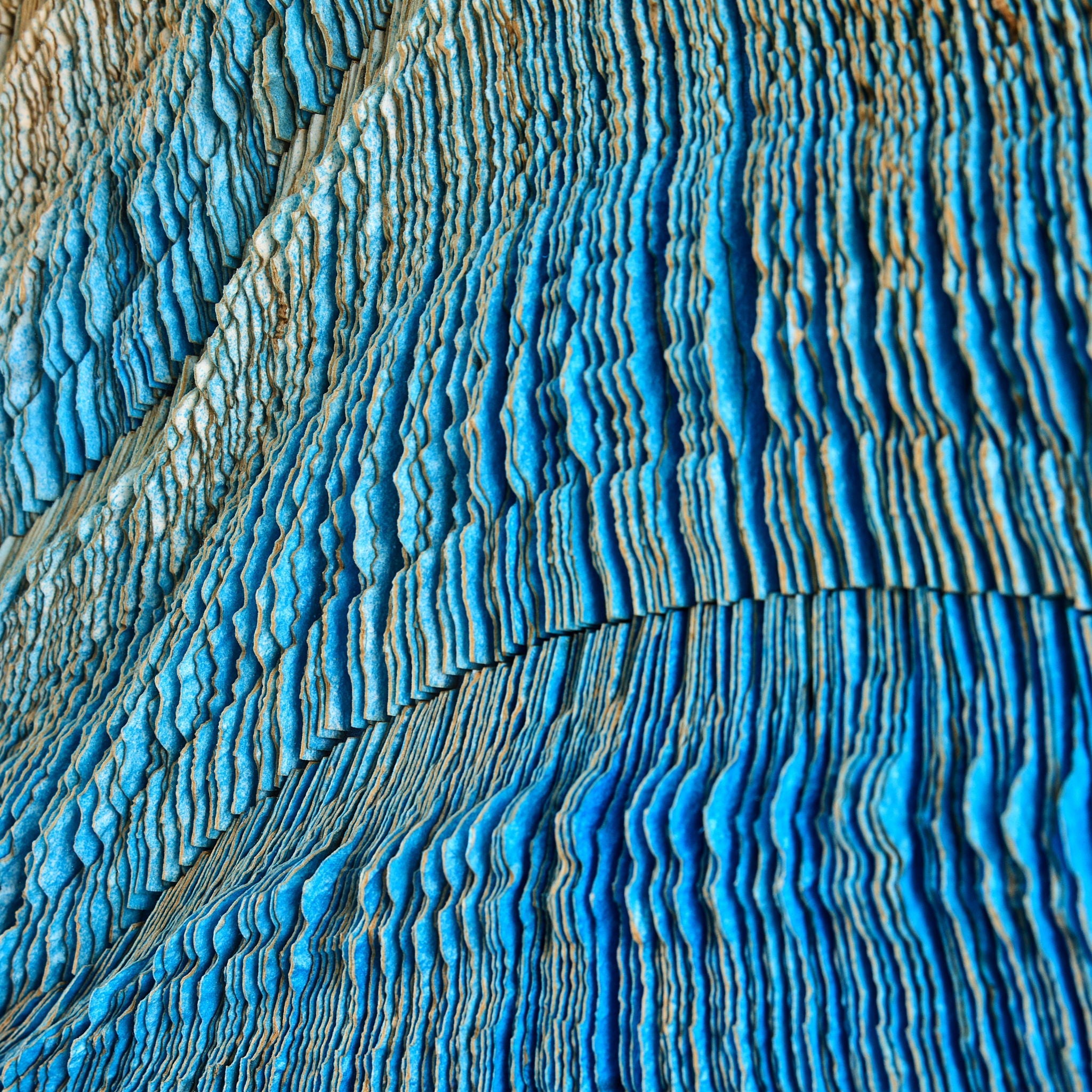 He Hongbing's Infinite Peaks