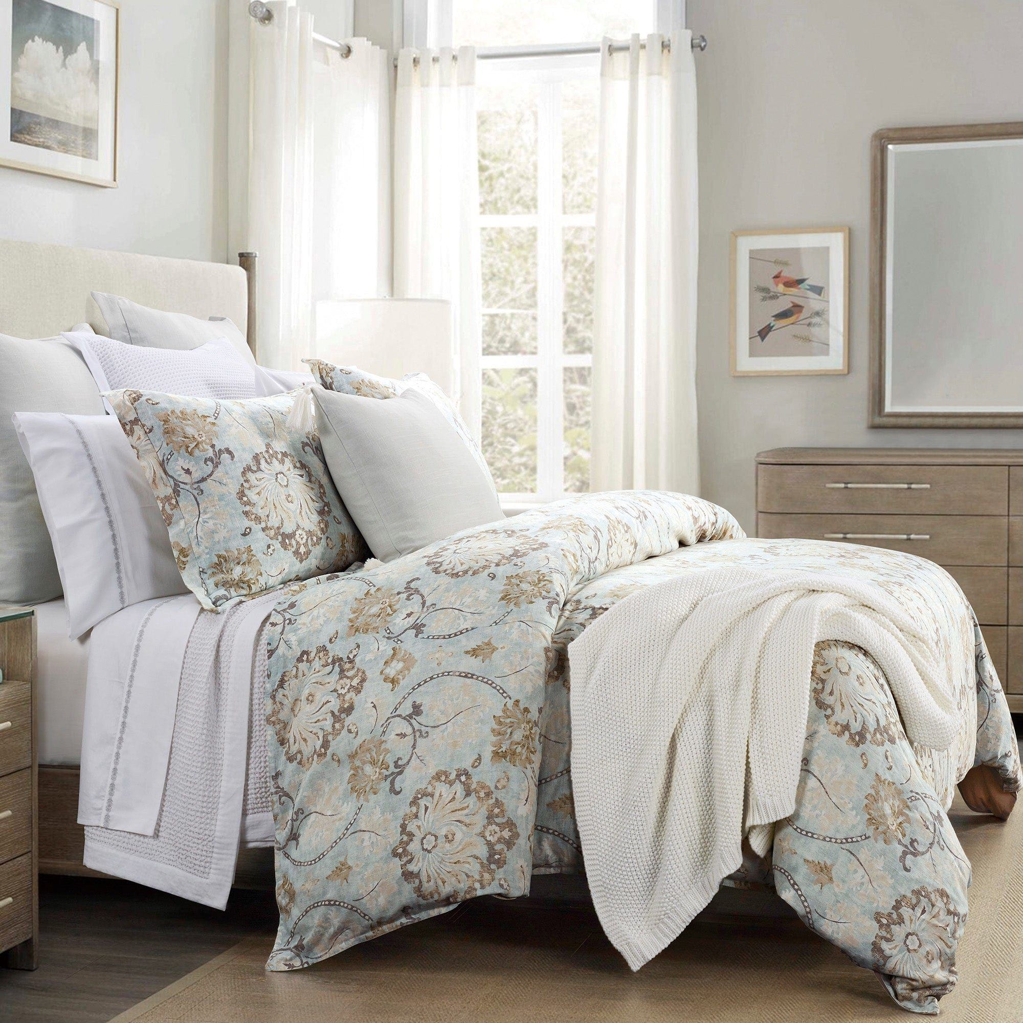 Dalia - King Duvet Cover Set (Set of 3) - Light Blue