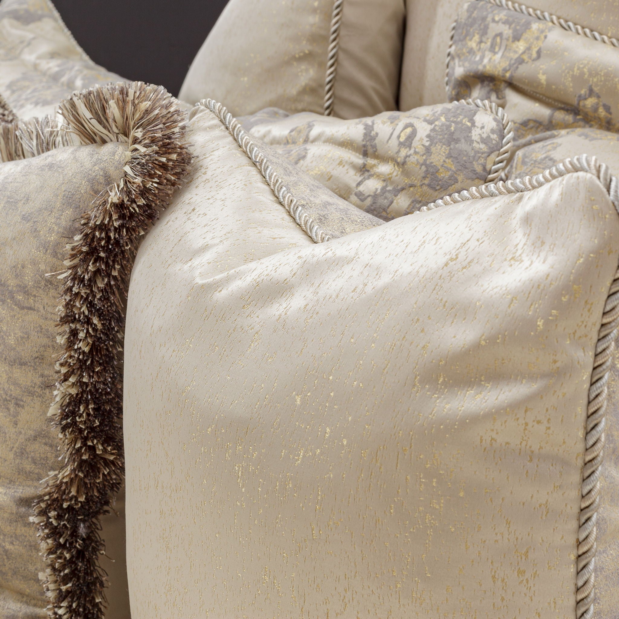 Bennett - 9-Piece Queen Comforter Set - Champagne
