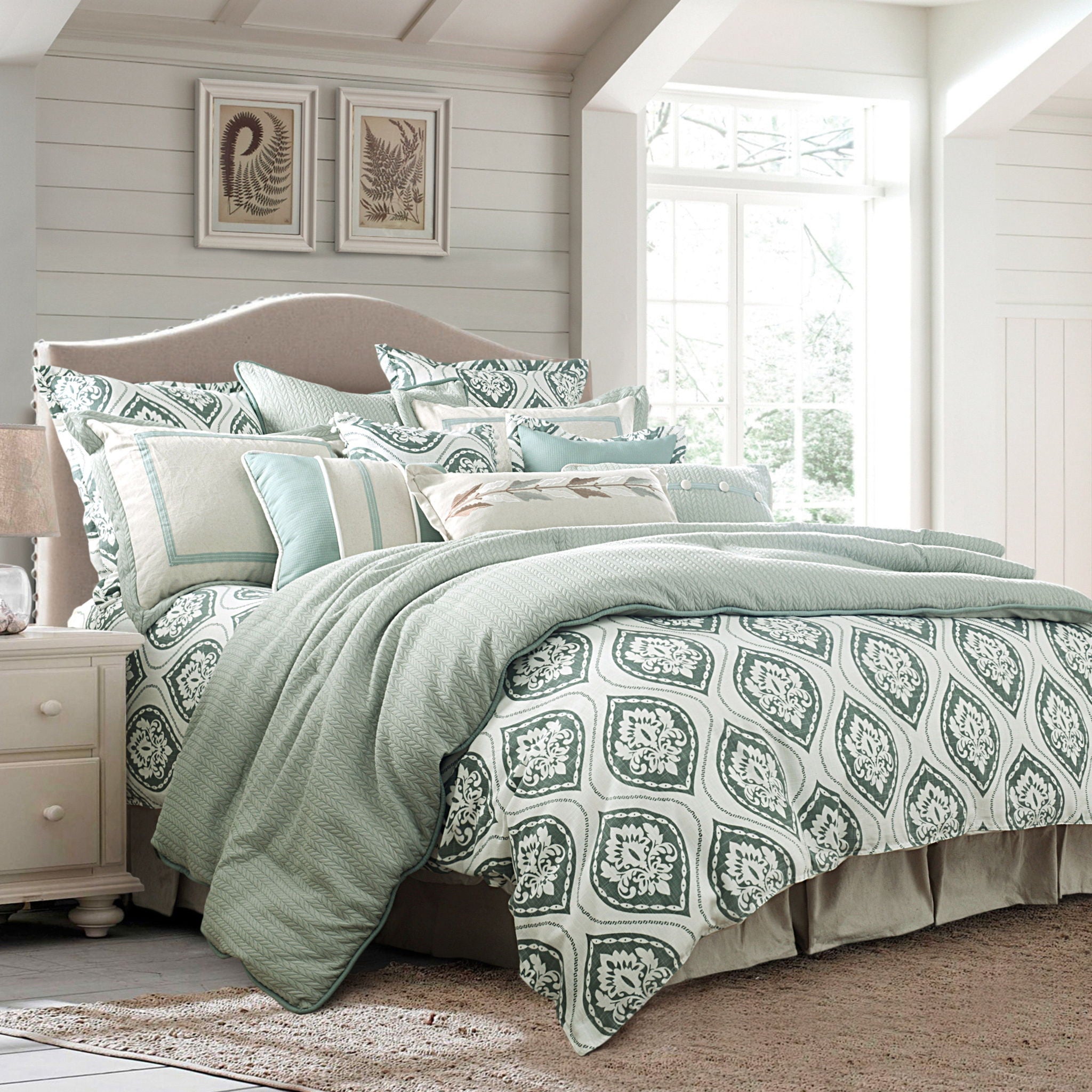 Belmont - King Comforter Set (Set of 4) - Green / White