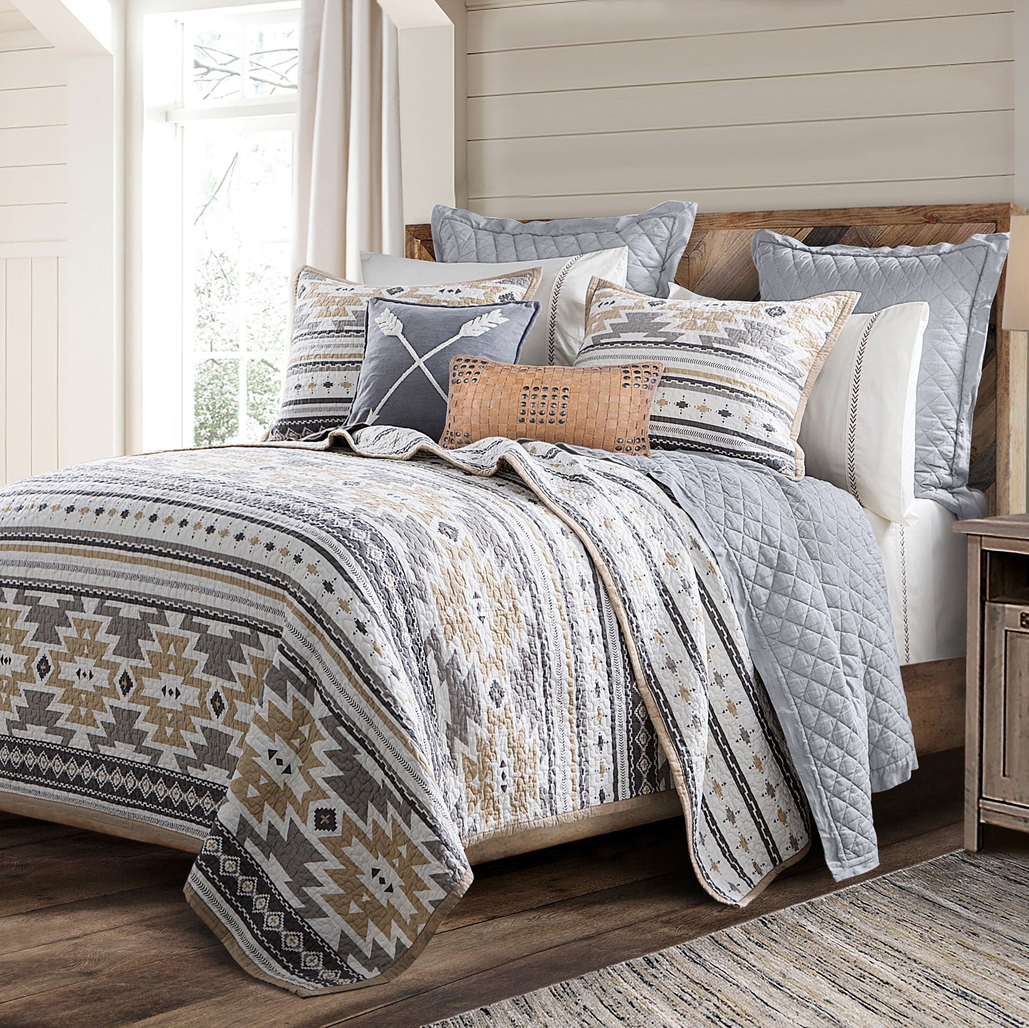 Desert Sage - King Reversible Quilt Set (Set of 3) - Tan / White / Gray