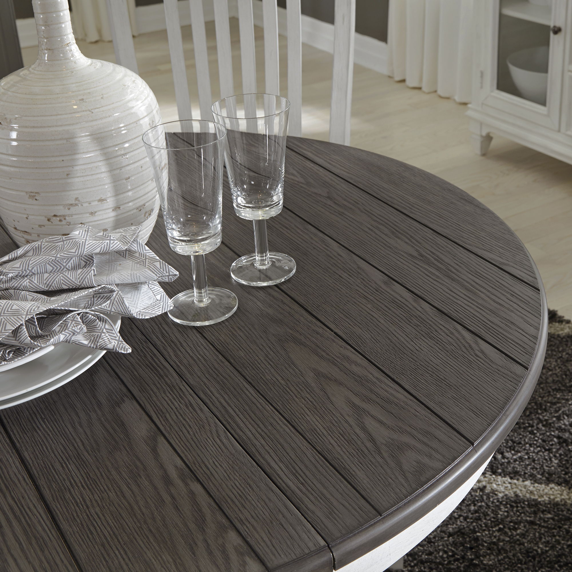 Allyson Park - Pedestal Table Set