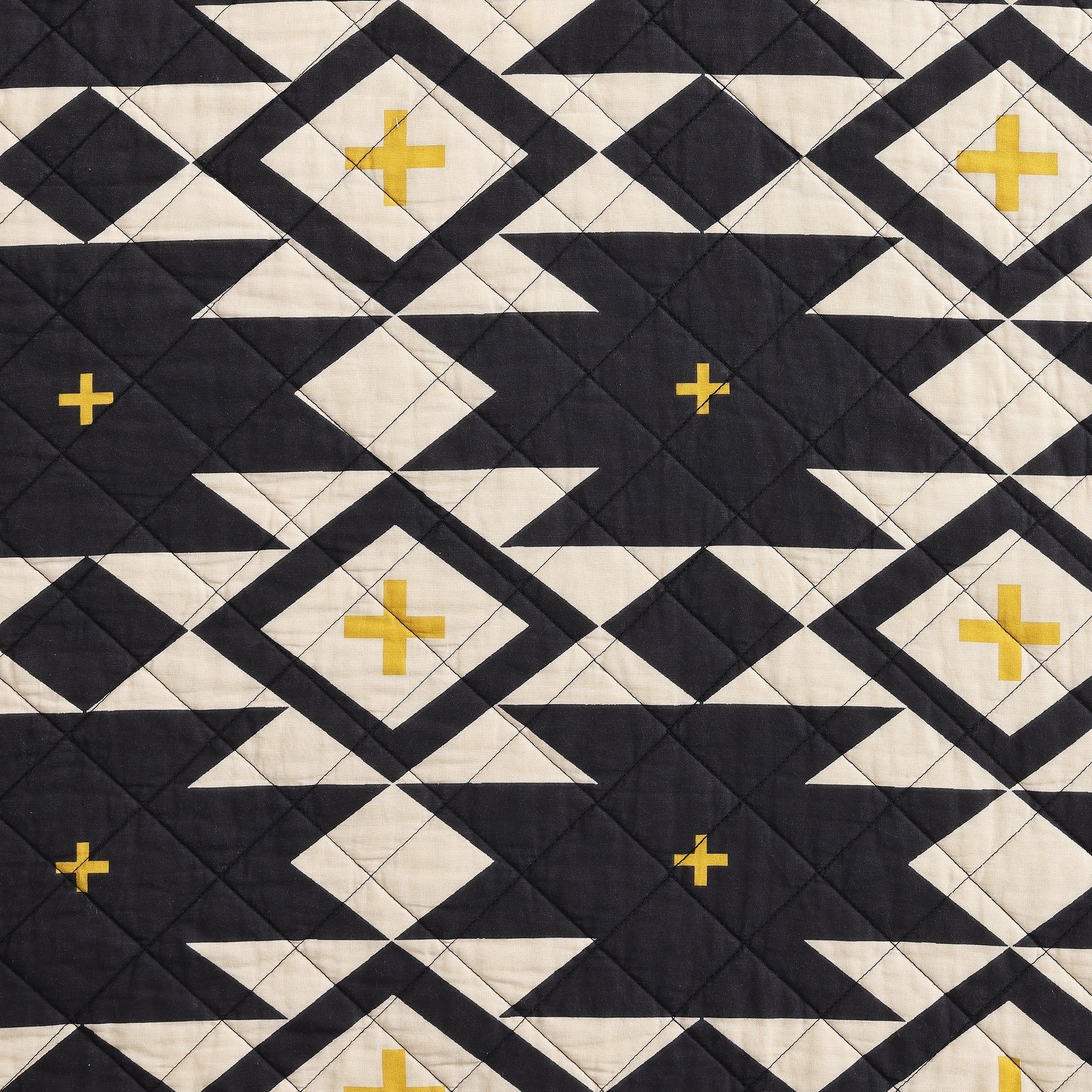 High Desert - Full/Queen Reversible Quilt Set (Set of 3) - Black