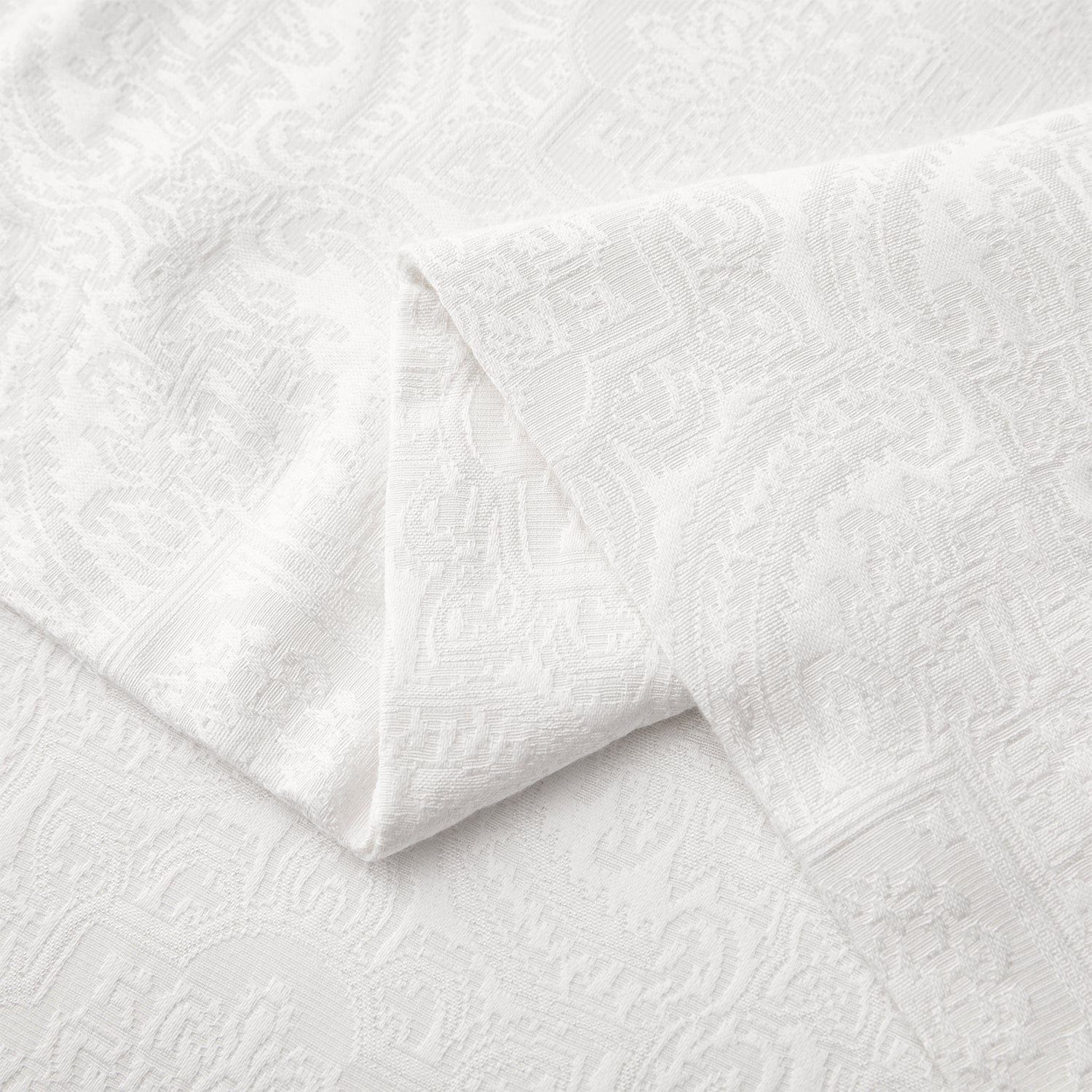 Liza White Matelasse - Queen Coverlet Set (Set of 4) - White / Black