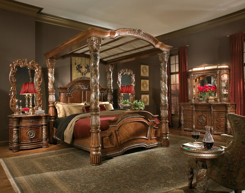 Villa Valencia - Chair Side Table - Classic Chestnut
