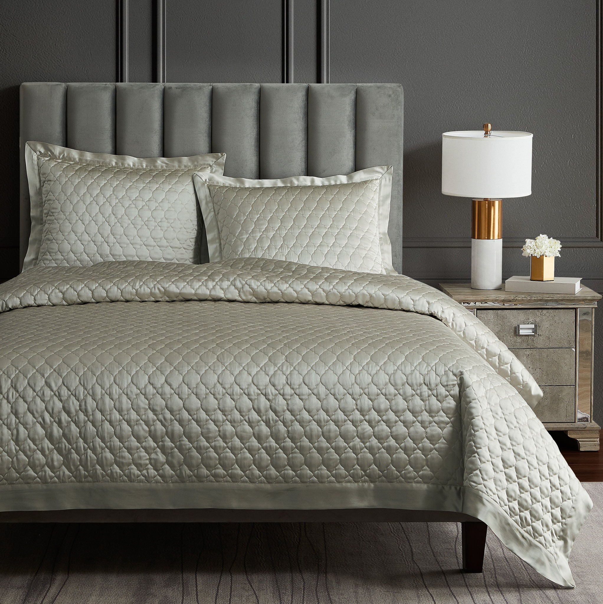 High Shine Satin - Full/Queen Quatrefoil Quilt Set (Set of 3) - Champagne
