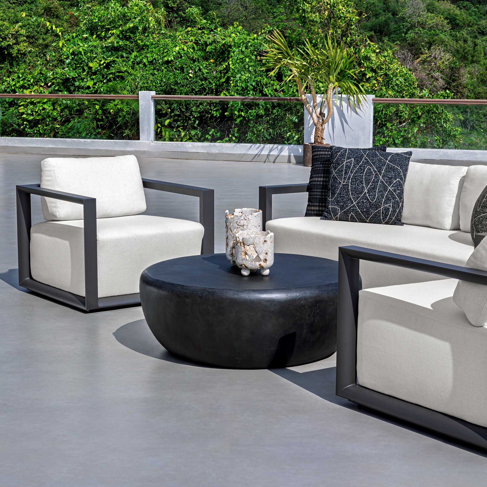 Remsen - Outdoor Lounge Chair - Black / Oyster