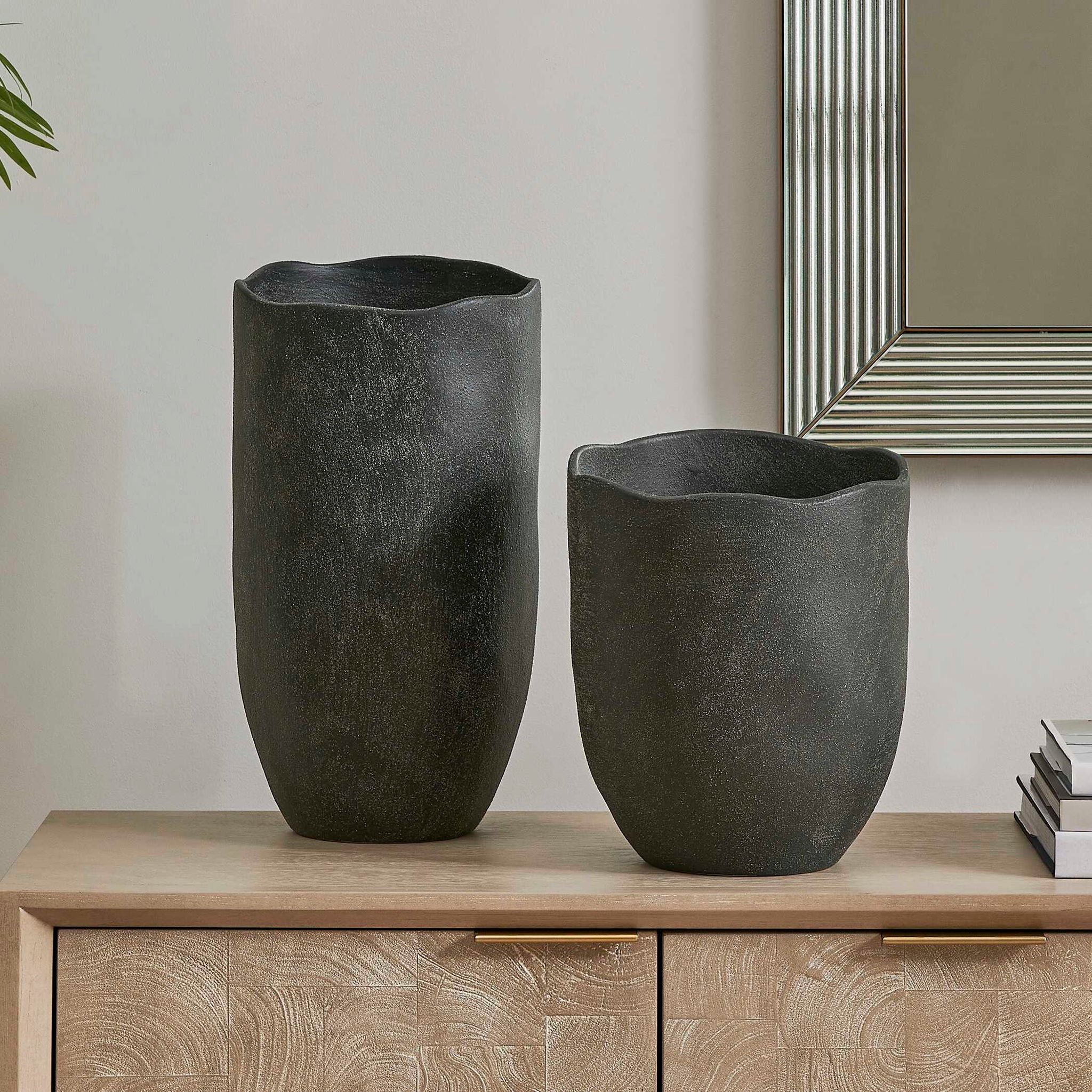 Komorebi - Indoor-Outdoor Vases (Set of 2) - Black