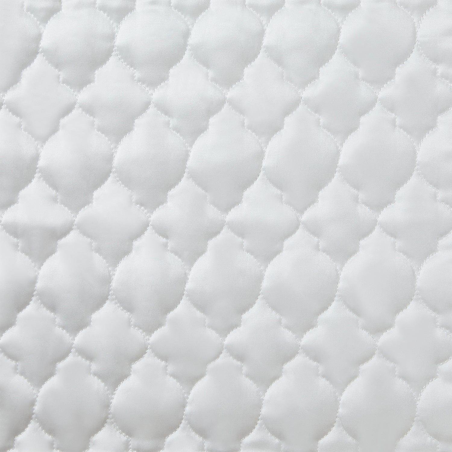 High Shine Satin - 21" x 27" Quatrefoil Quilt Pillow Sham Set (Set of 2) - White