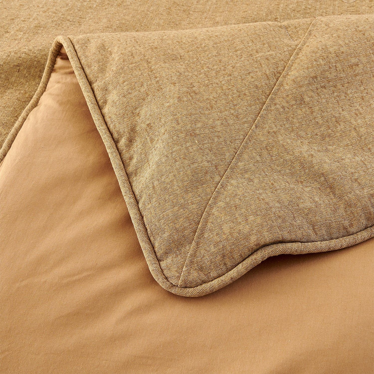 Ashbury - King Comforter Set (Set of 5) - Tan / Black