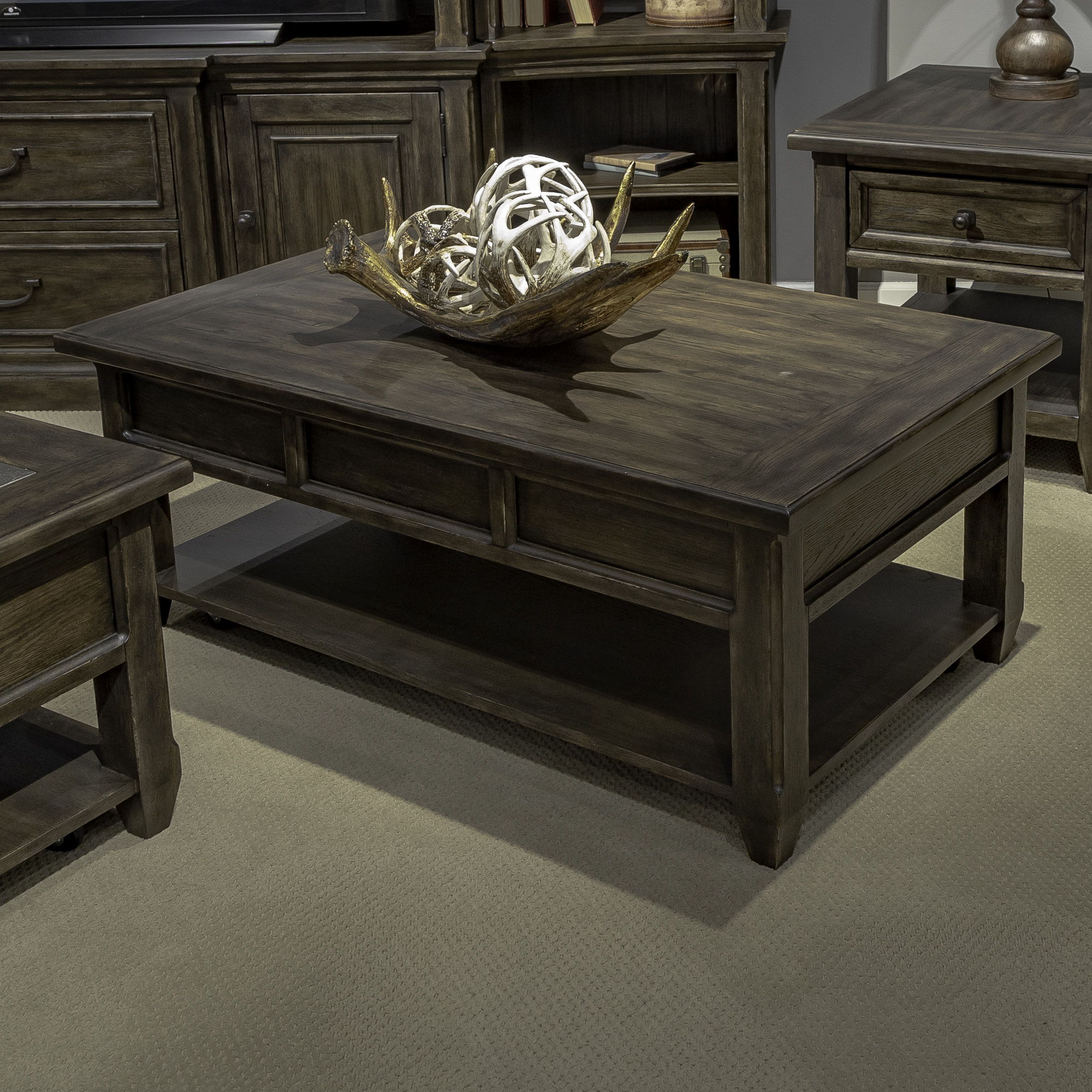 Paradise Valley - Lift Top Cocktail Table - Saddle Brown