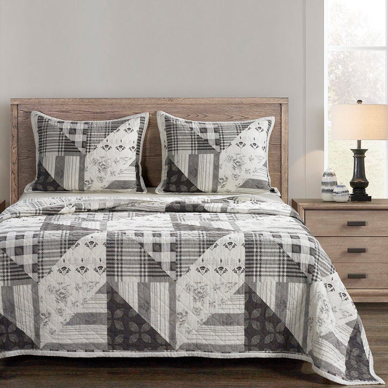 Patchwork Prairie - King Reversible Quilt Set (Set of 3) - Black