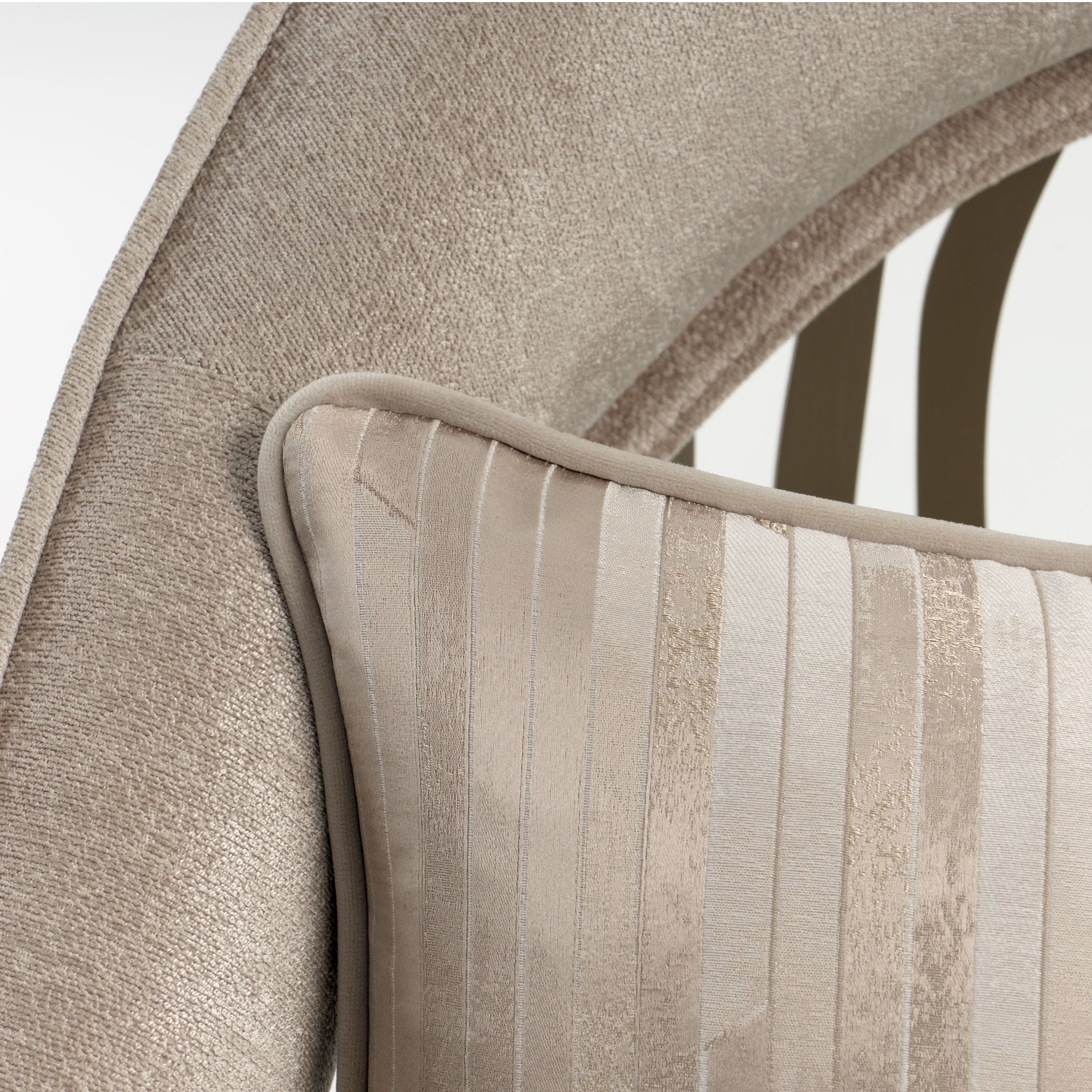 La Rachelle - Flame Chair