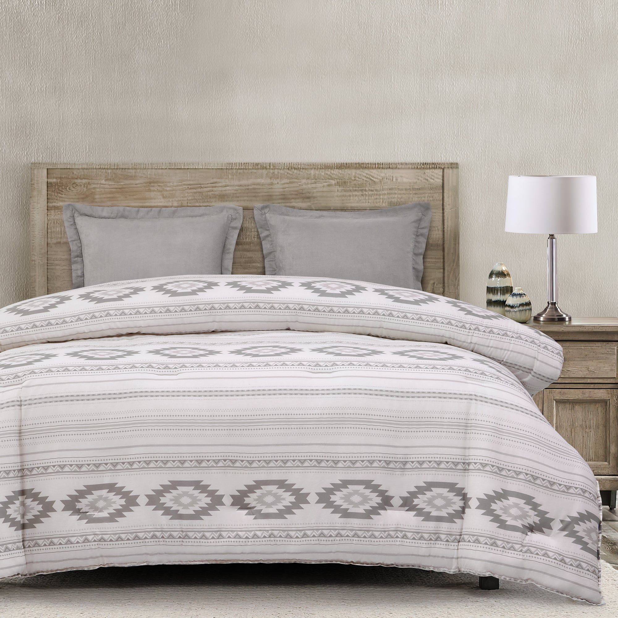 Free Spirit - Full Comforter Set (Set of 4) - Gray / White