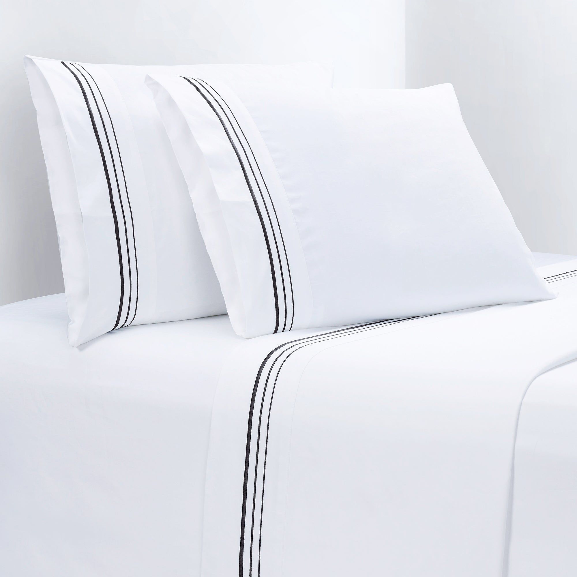 Border Embroidery - Queen Sheet Set (Set of 4) - White / Black