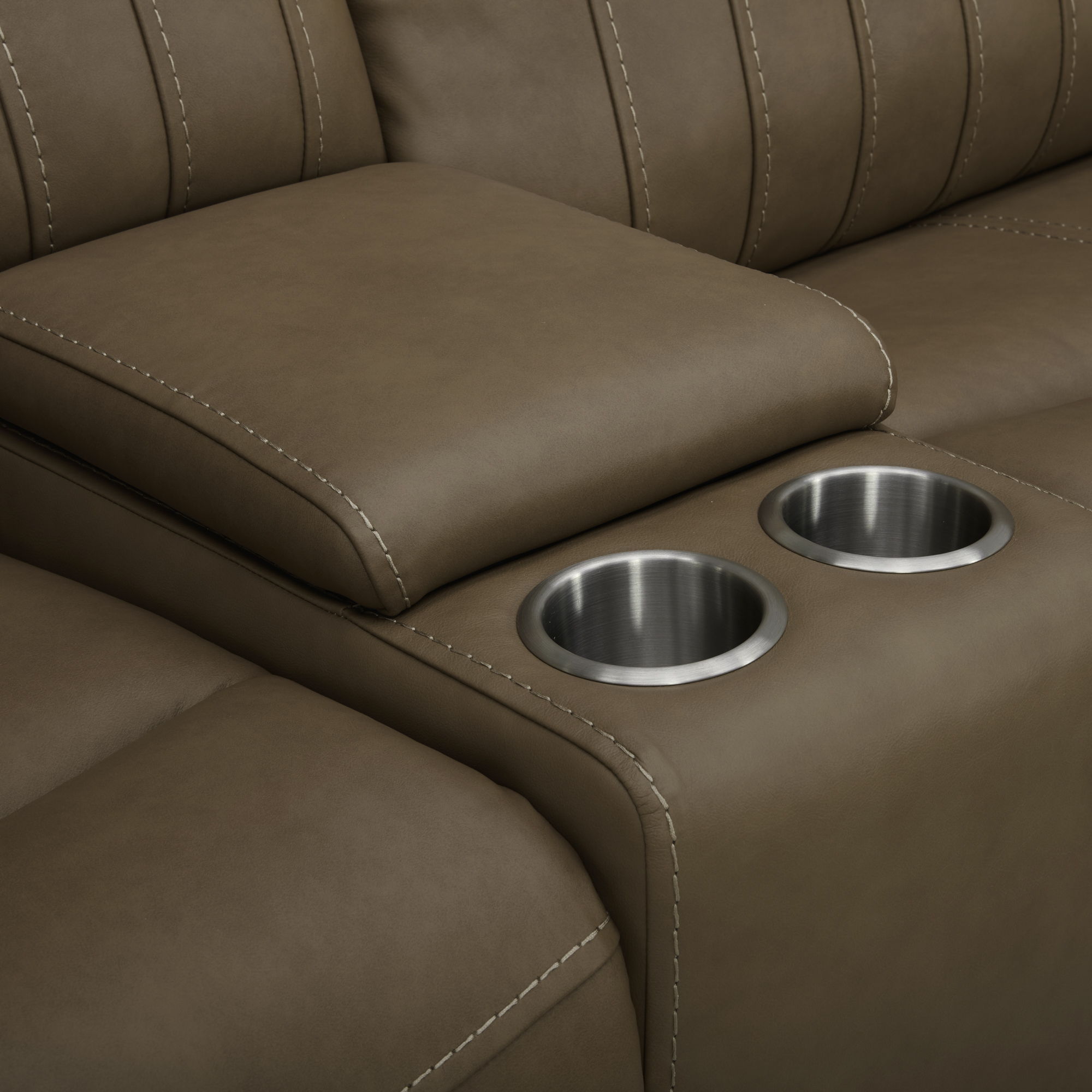 Bennett - Loveseat With Console P2 & ZG - Butternut