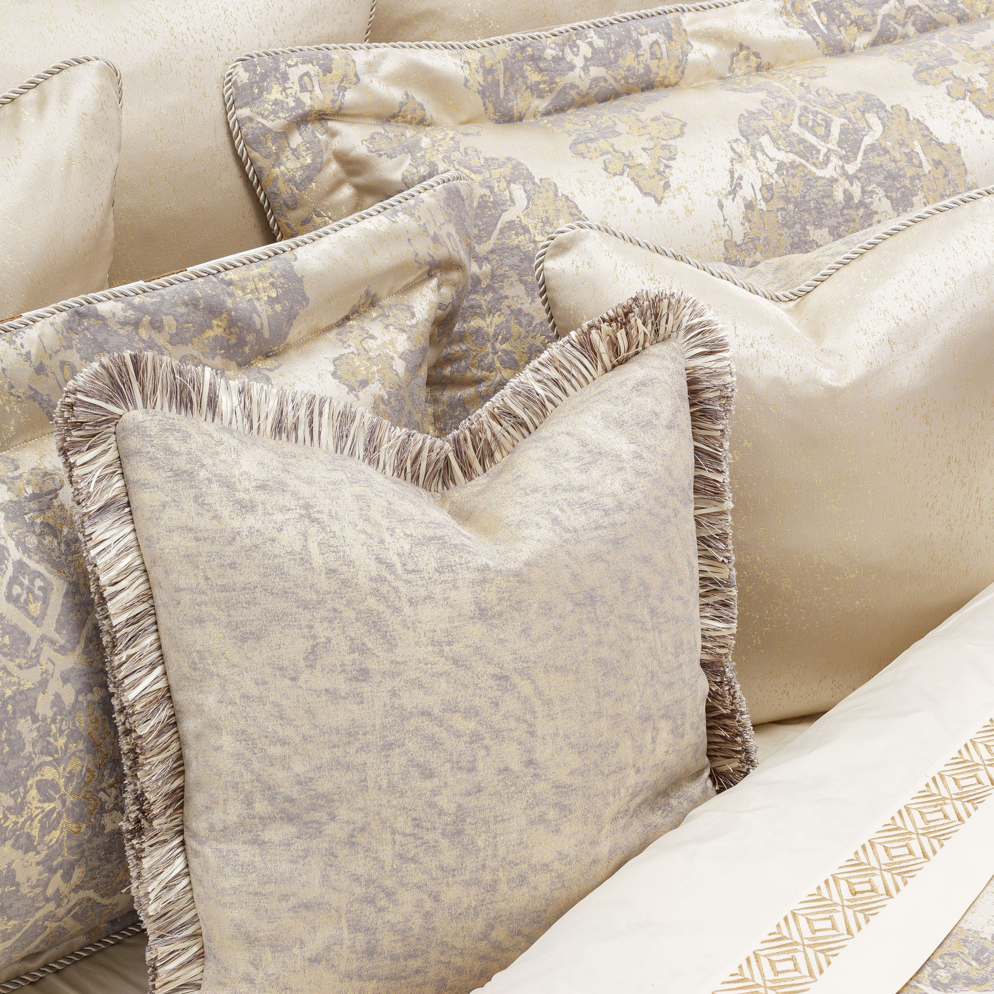 Bennett - 9-Piece Queen Comforter Set - Champagne