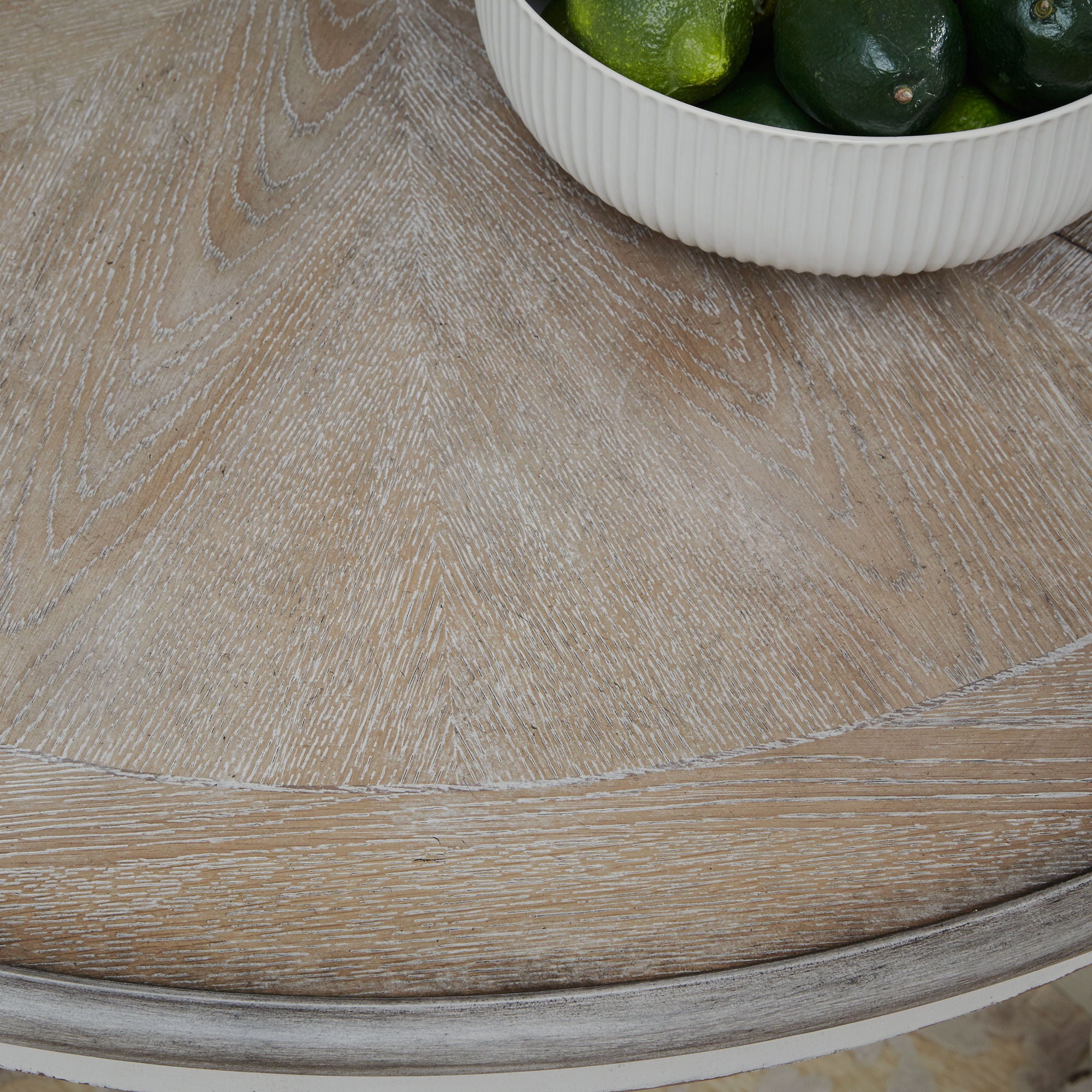Magnolia Manor - Pedestal Table Set