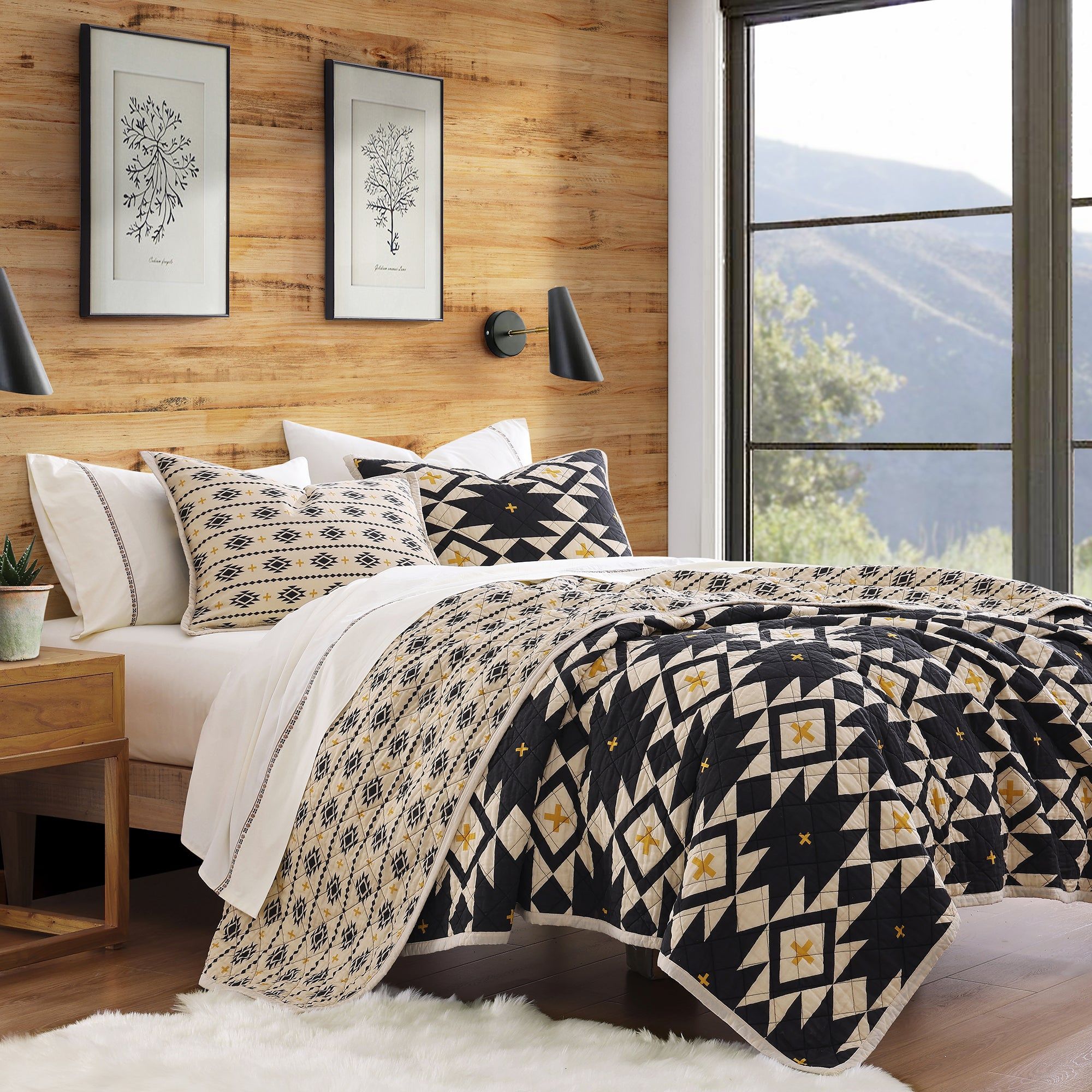 High Desert - Twin Reversible Quilt Set (Set of 2) - Black