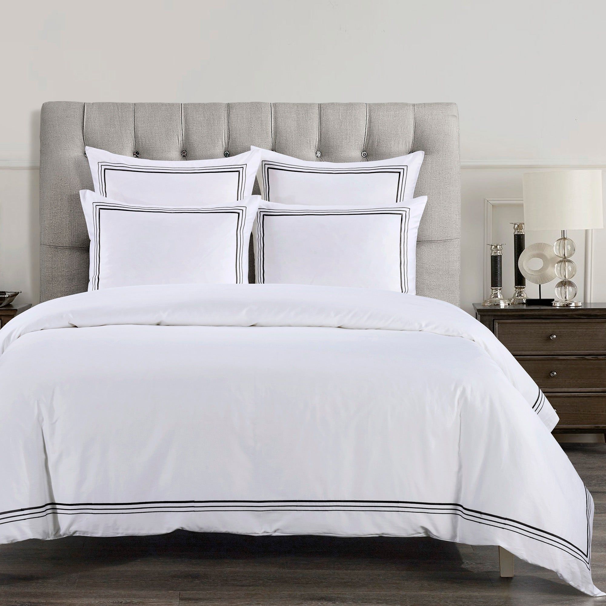 Border Embroidery - Queen Duvet Cover Set (Set of 3) - White / Black