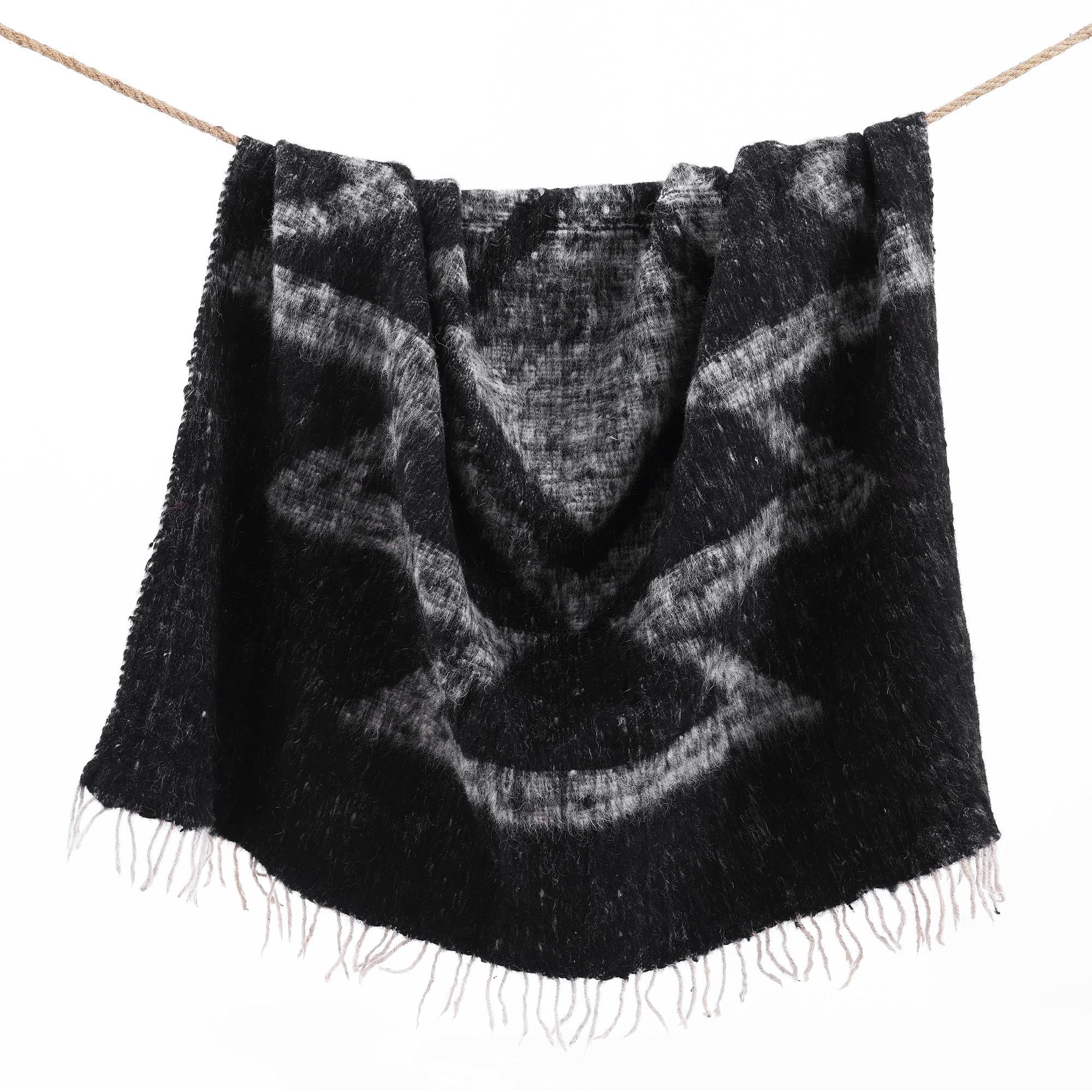 Antigua - 100% Wool Handwoven Throw Blanket - Black / White