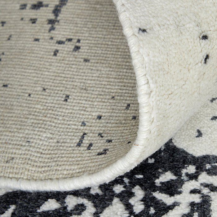 CODA Collection - 8928F Black/White