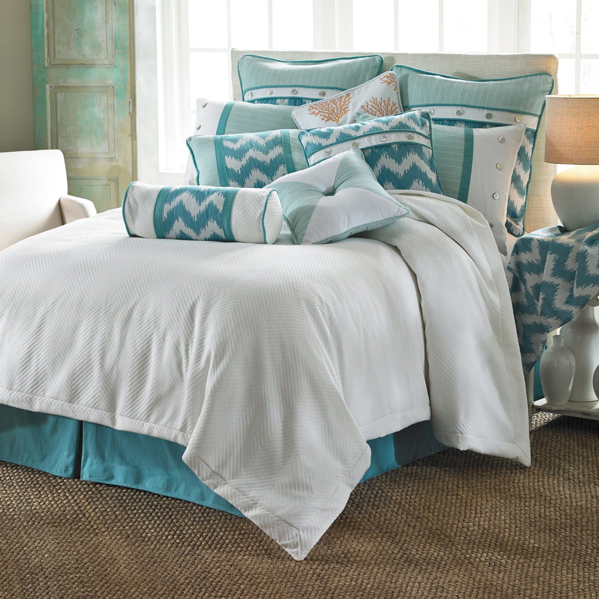 Catalina - King Duvet Cover Set (Set of 4) - Blue / White